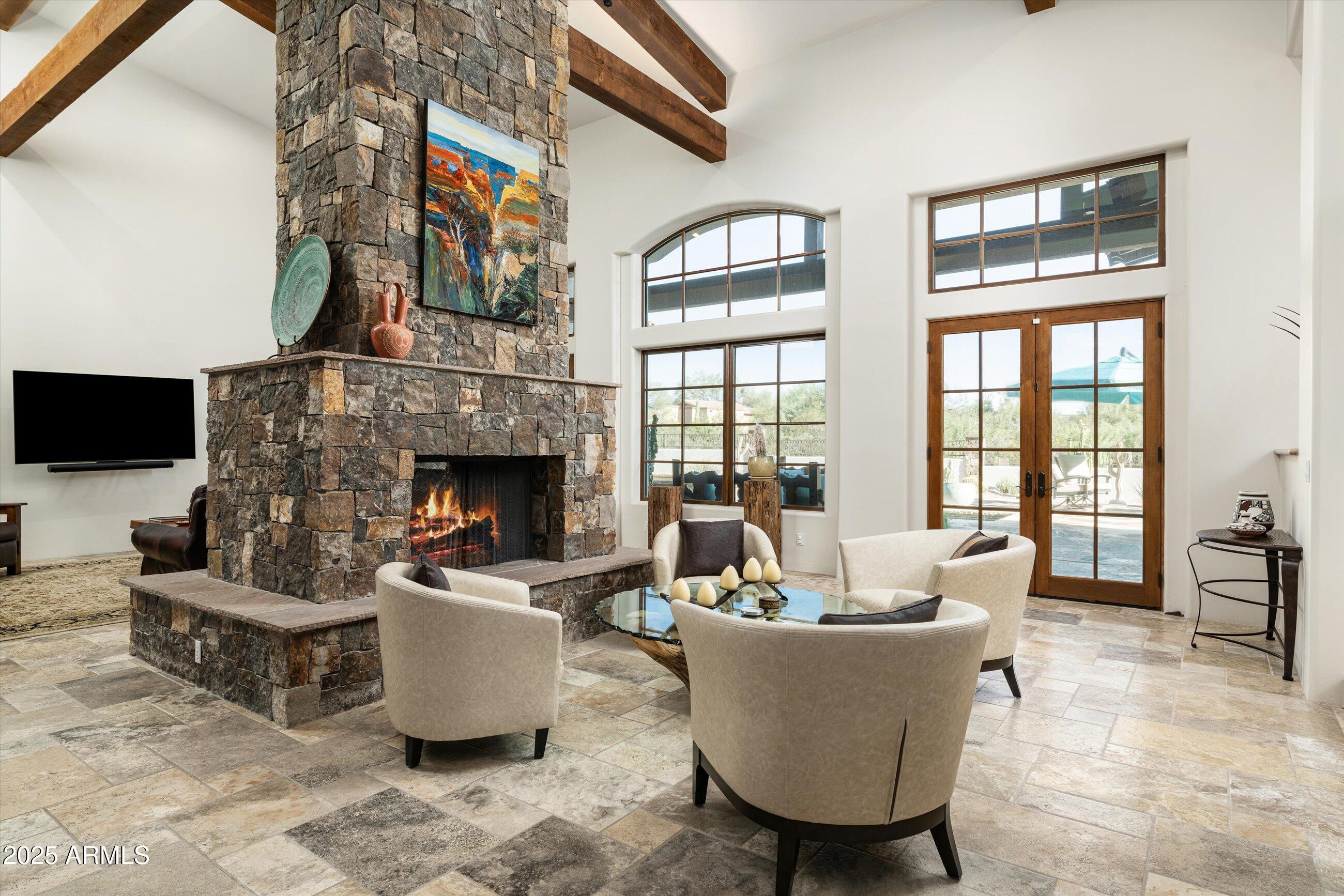 WHISPER ROCK - Residential