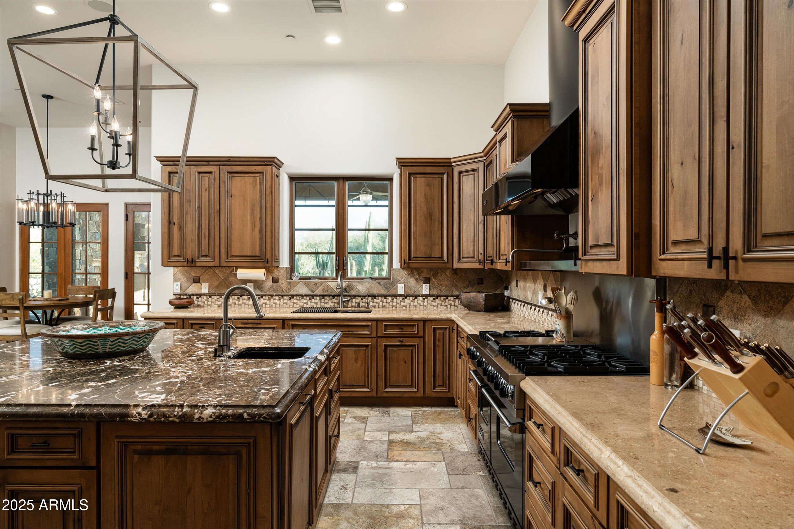 WHISPER ROCK - Residential