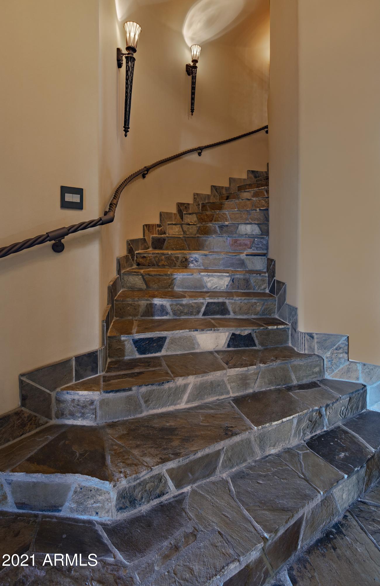 ESTANCIA - Residential