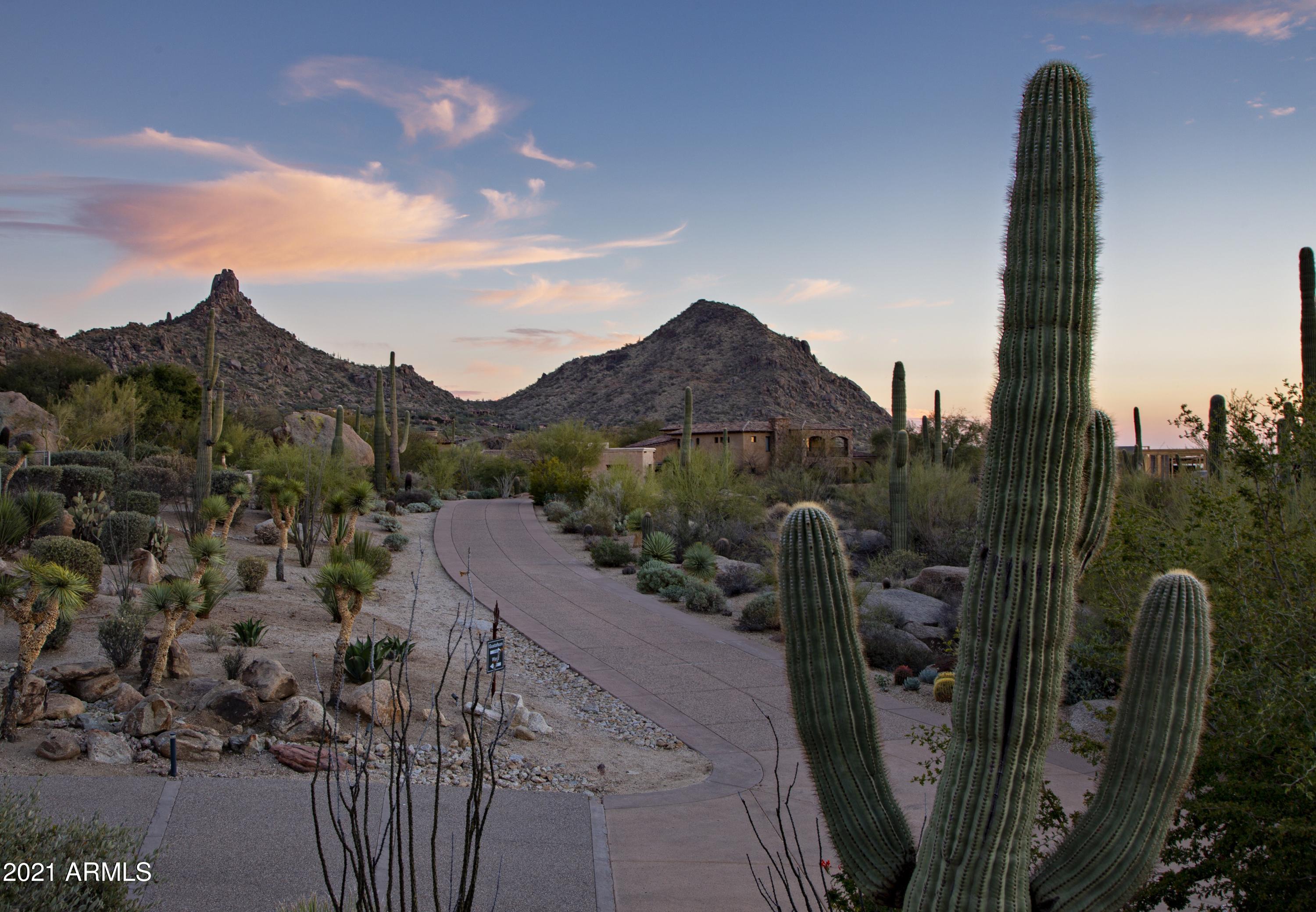 ESTANCIA - Residential