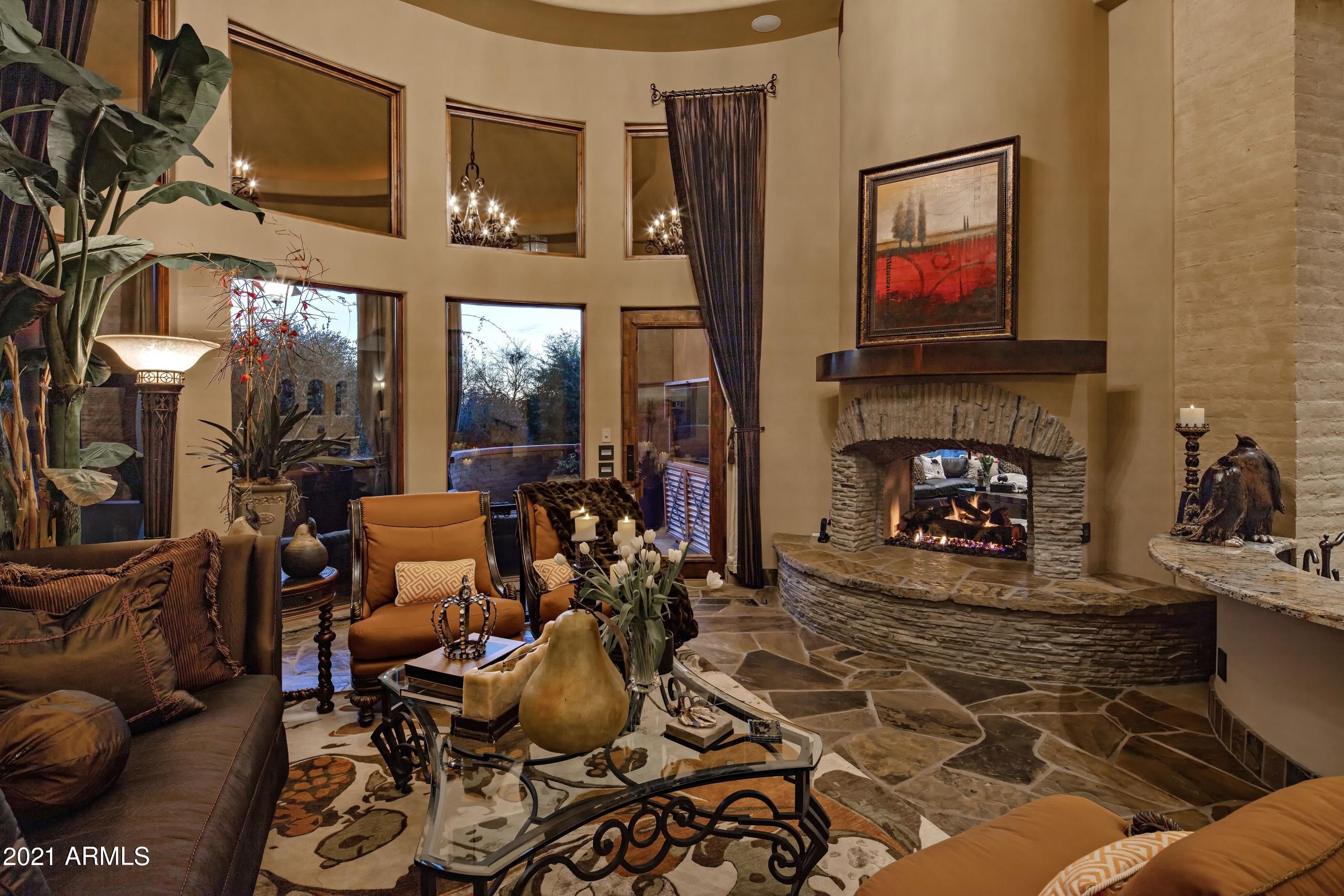 ESTANCIA - Residential