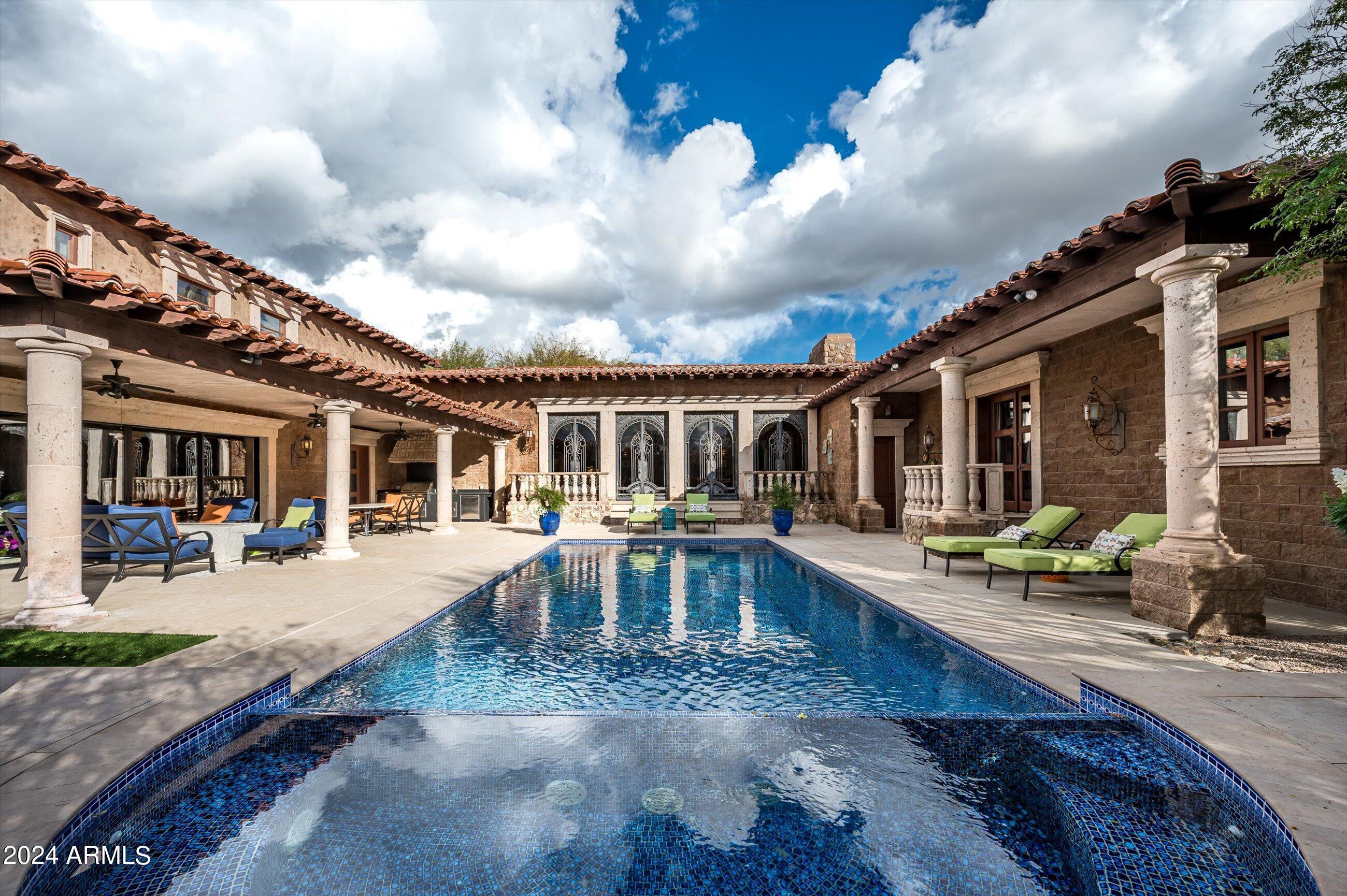ESTANCIA - Residential