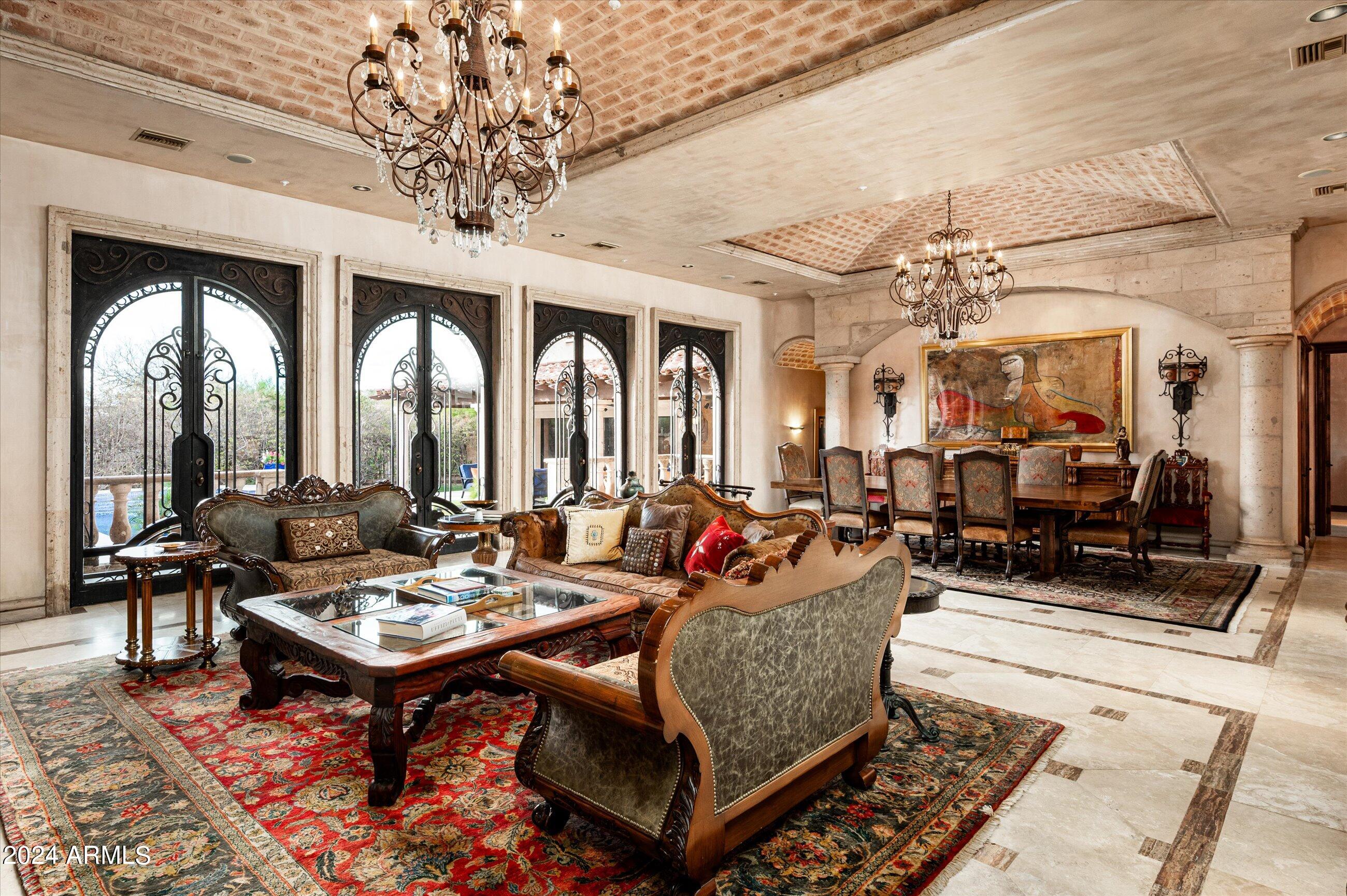 ESTANCIA - Residential