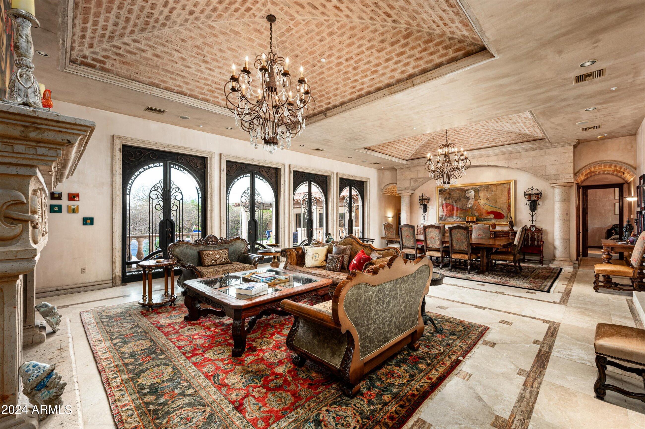 ESTANCIA - Residential