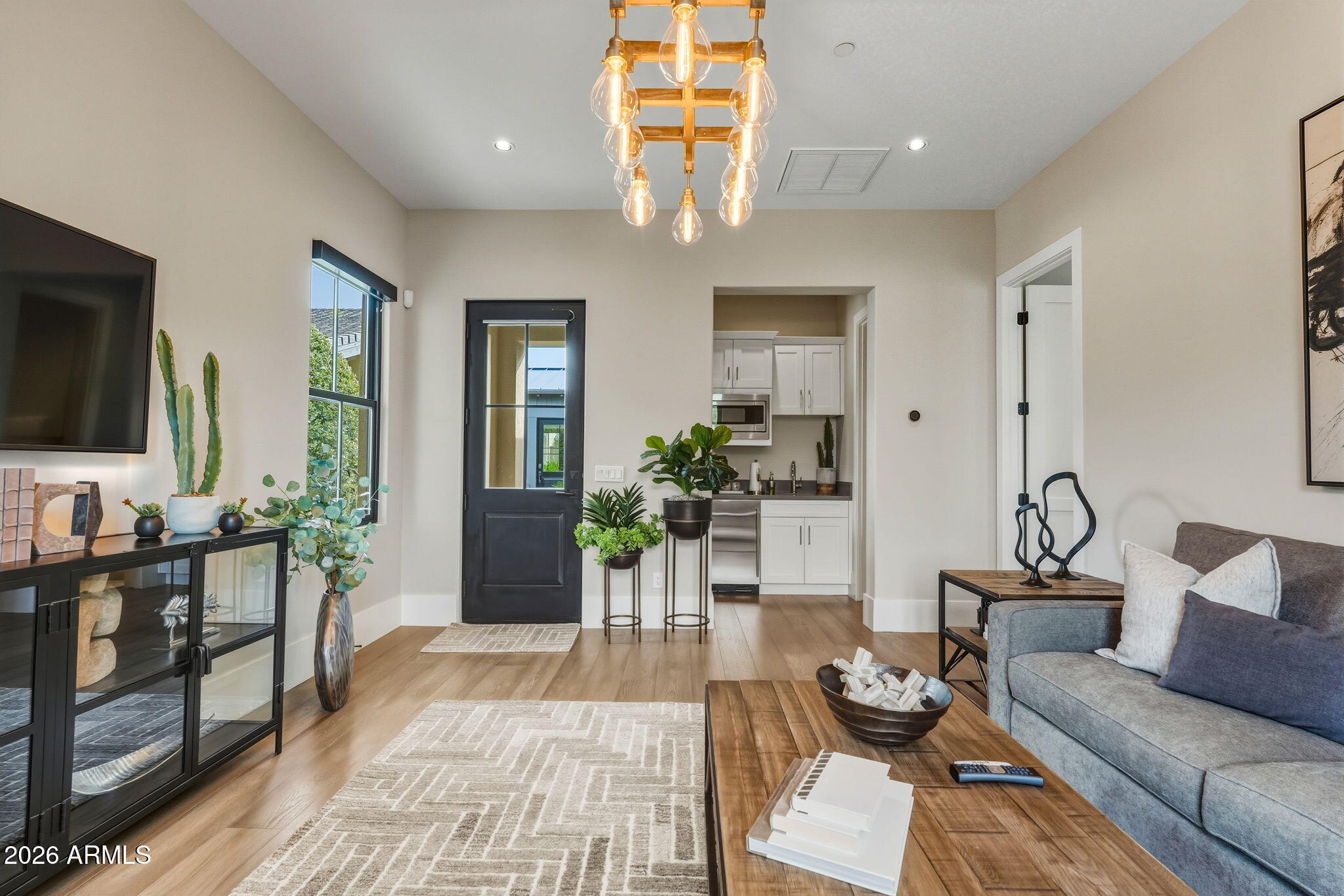 WHITE HORSE - Residential
