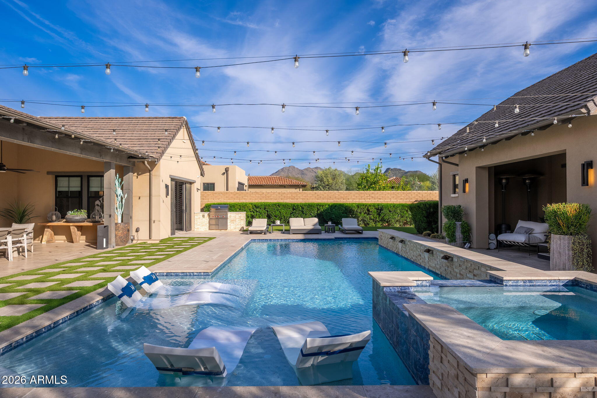 WHITE HORSE - Residential