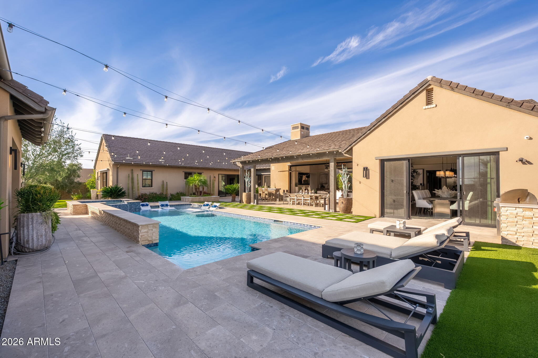 WHITE HORSE - Residential
