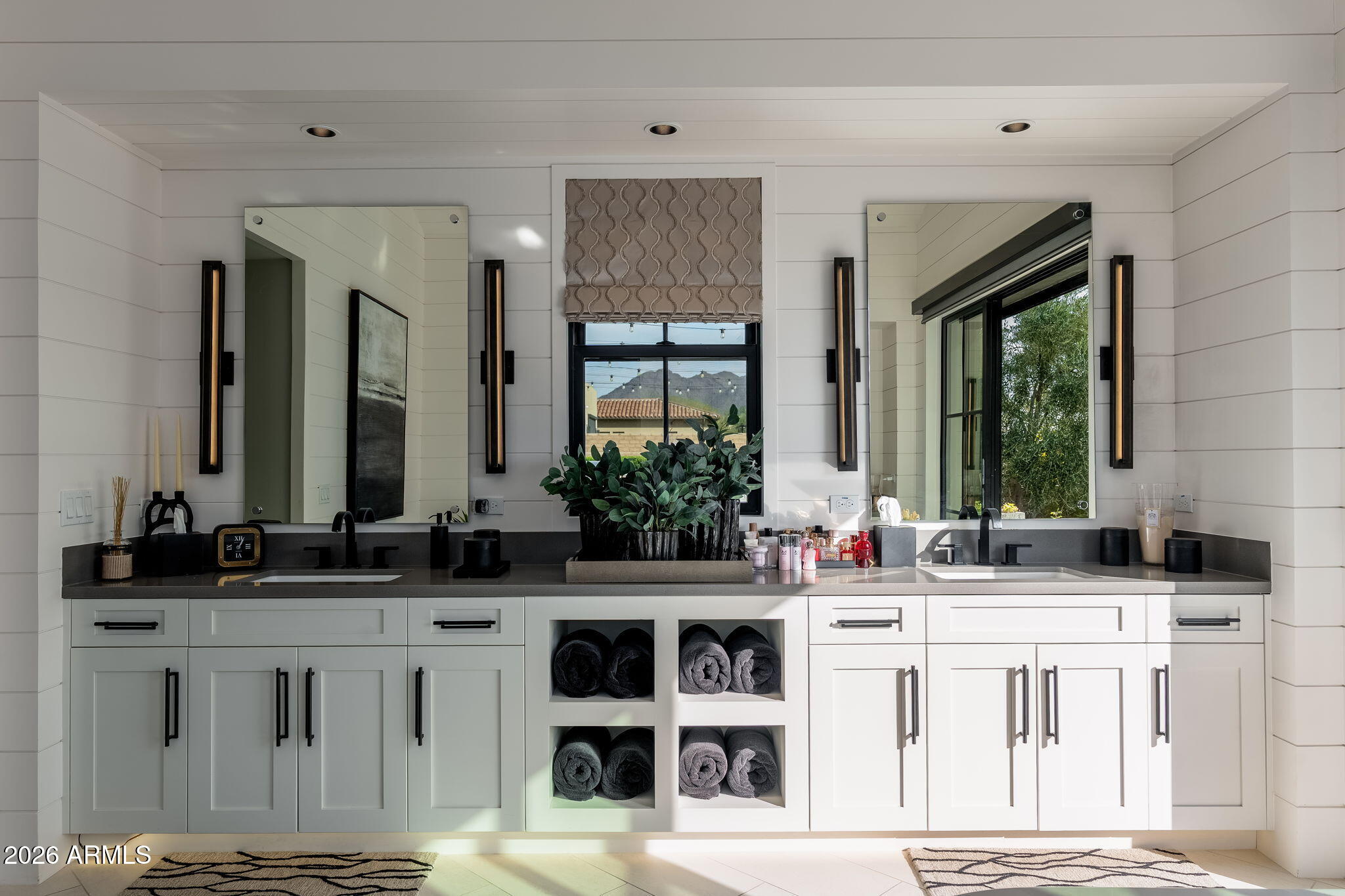 WHITE HORSE - Residential