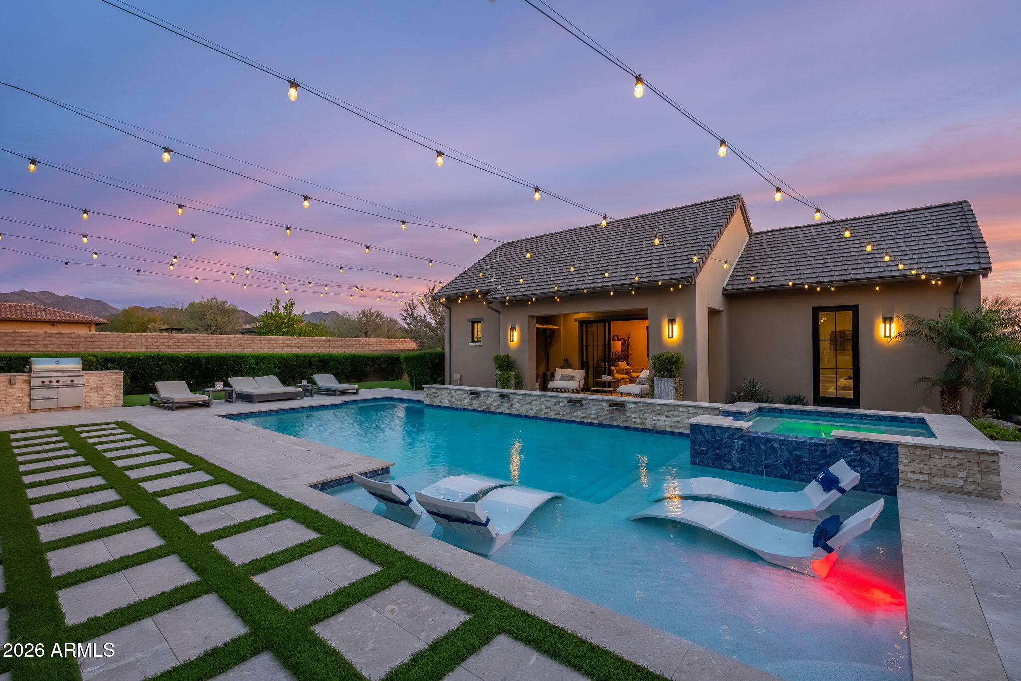 WHITE HORSE - Residential