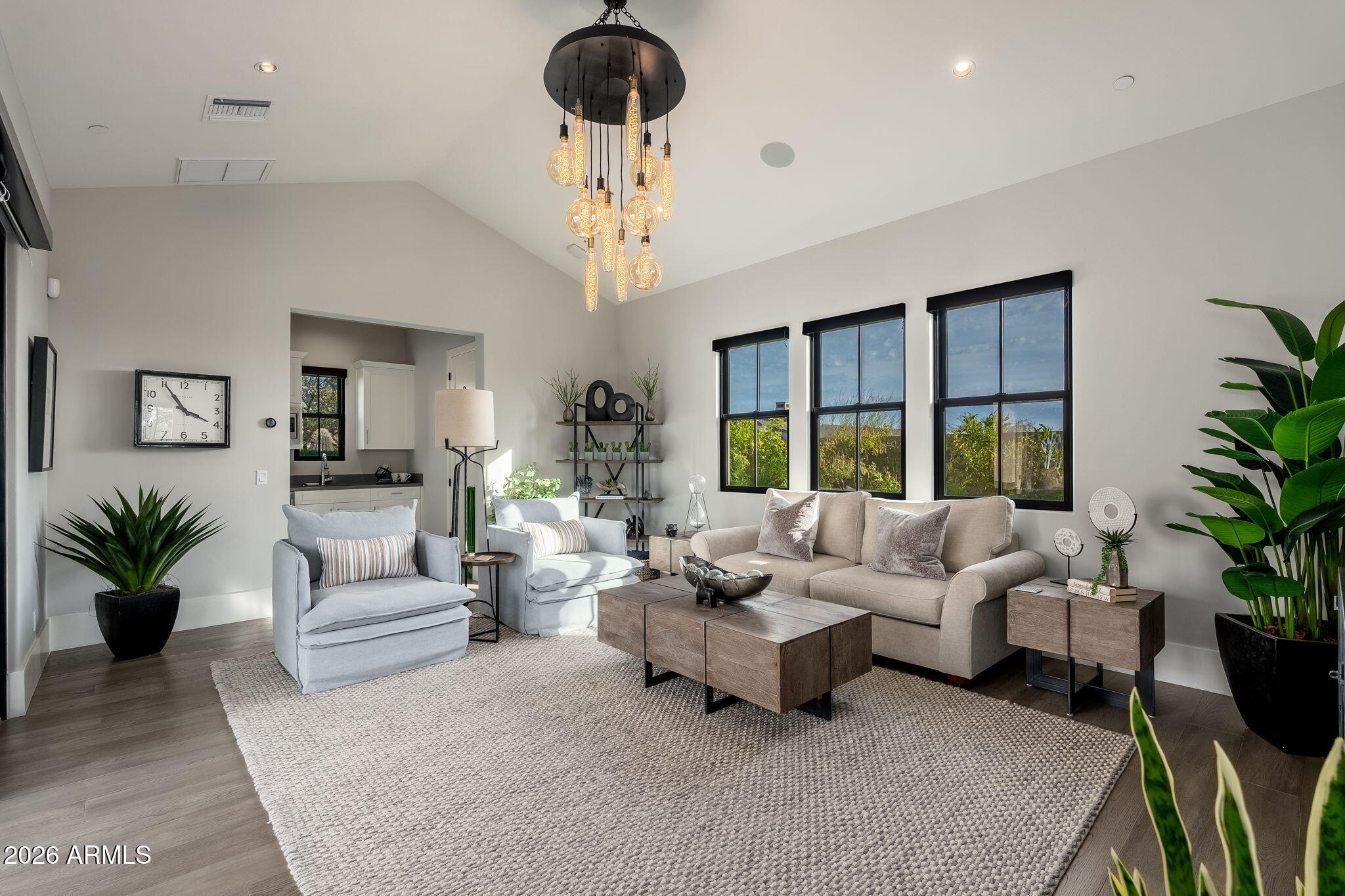 WHITE HORSE - Residential