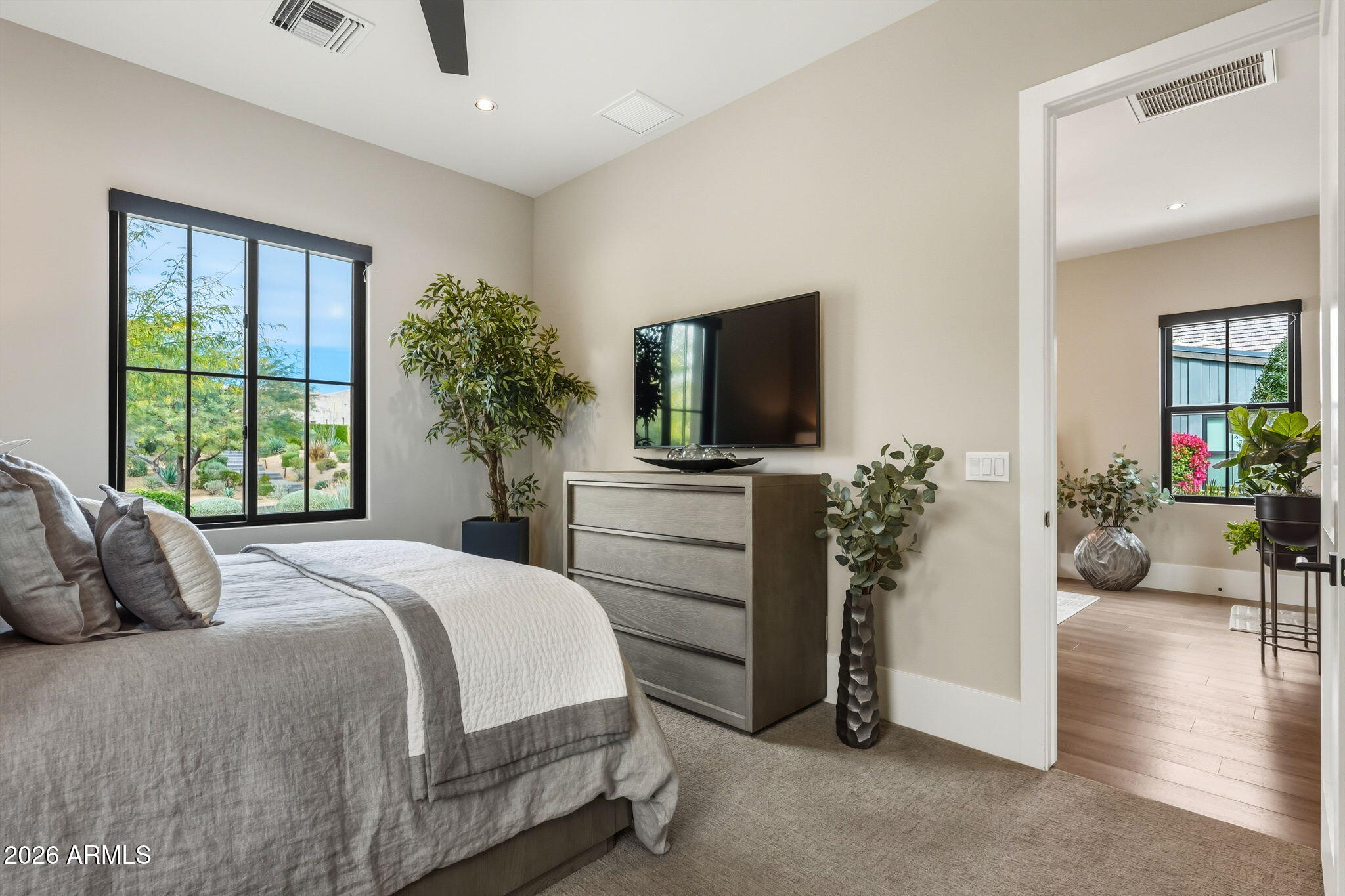 WHITE HORSE - Residential