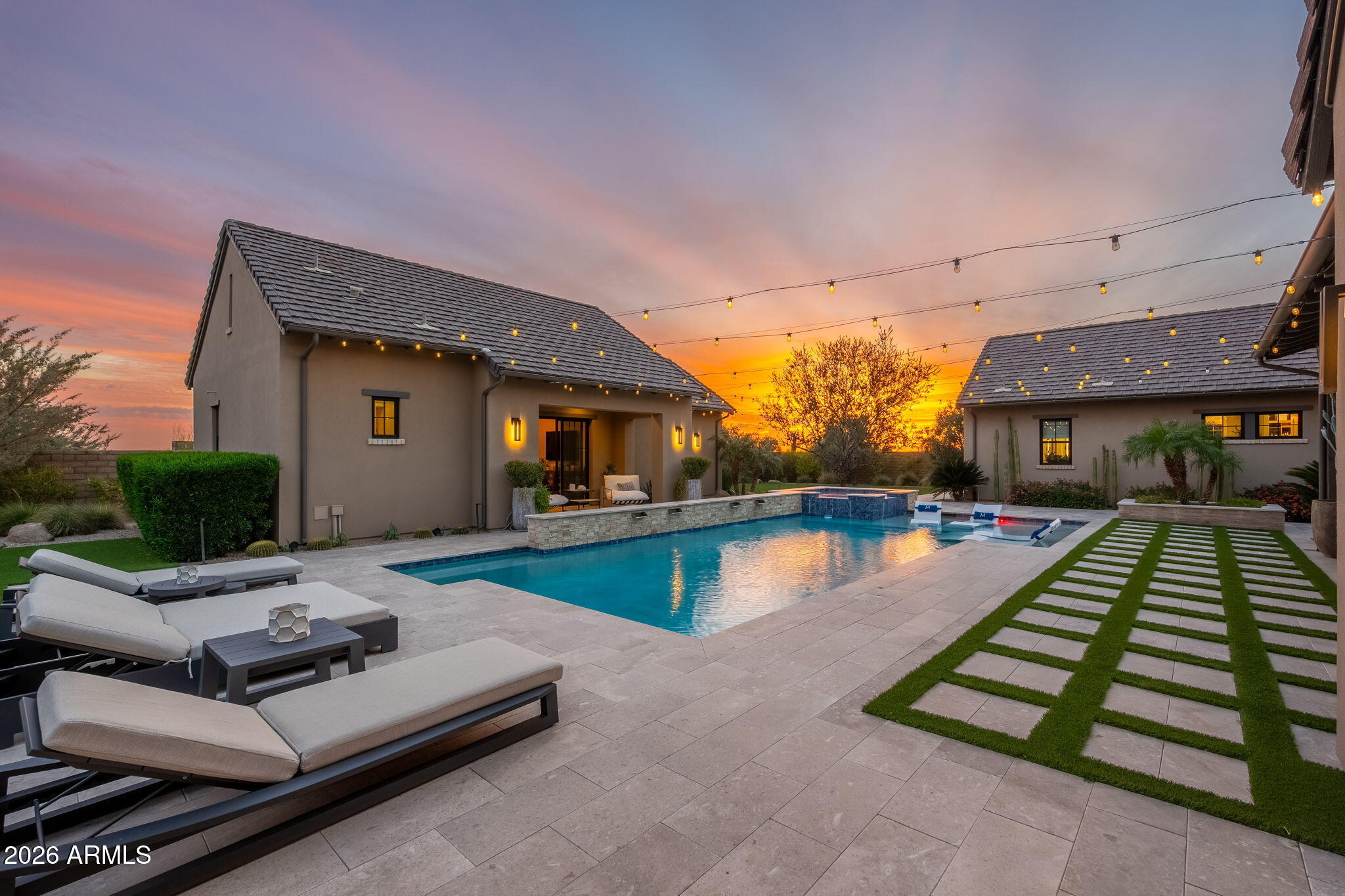 WHITE HORSE - Residential