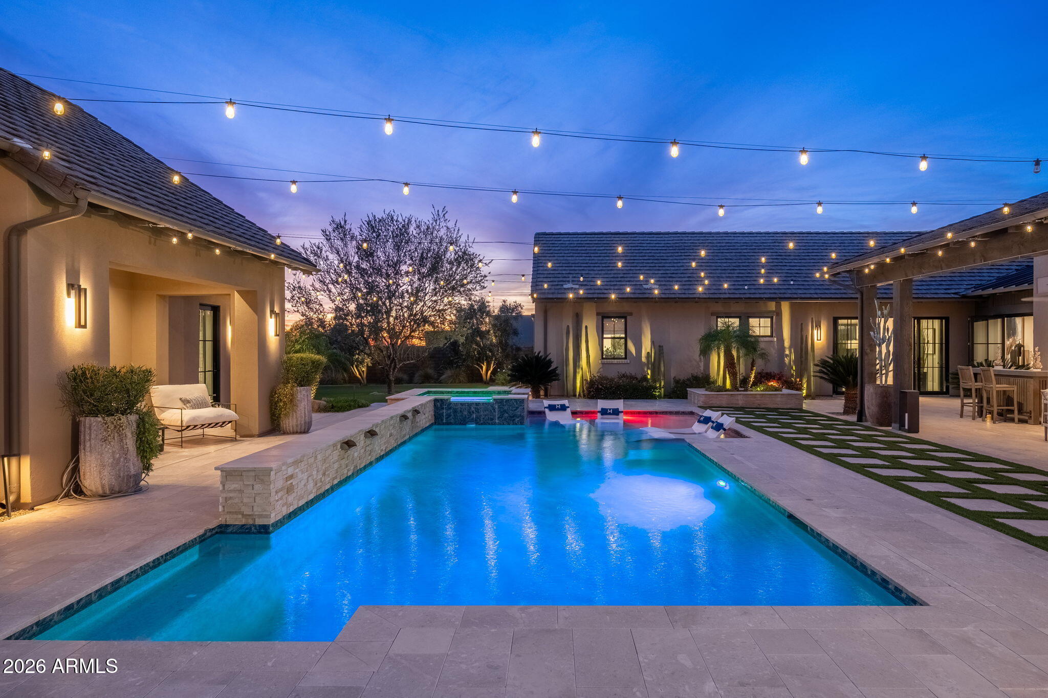 WHITE HORSE - Residential