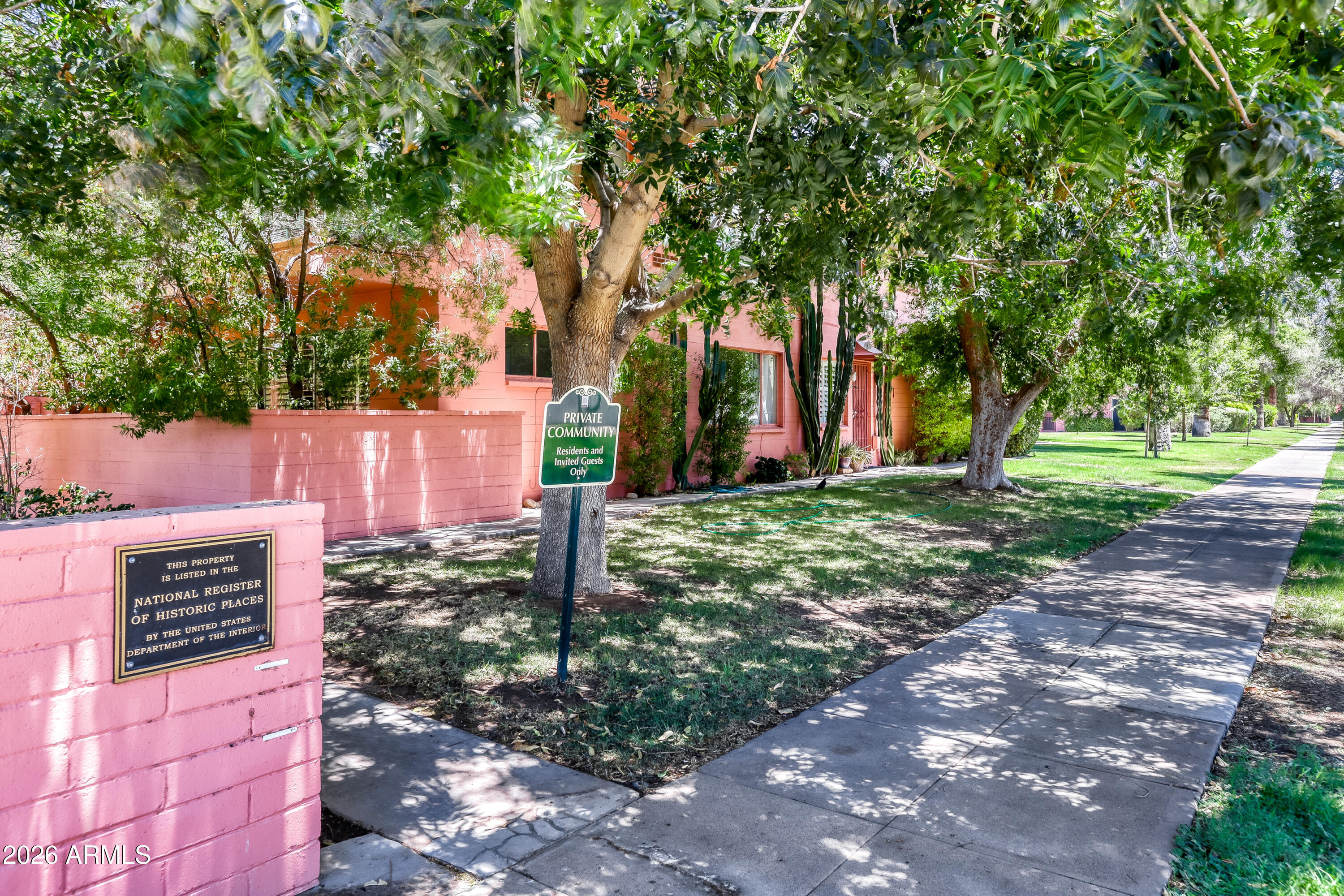 LOS OLIVOS 1-6 9-11 17-19 23 24 26 - Residential