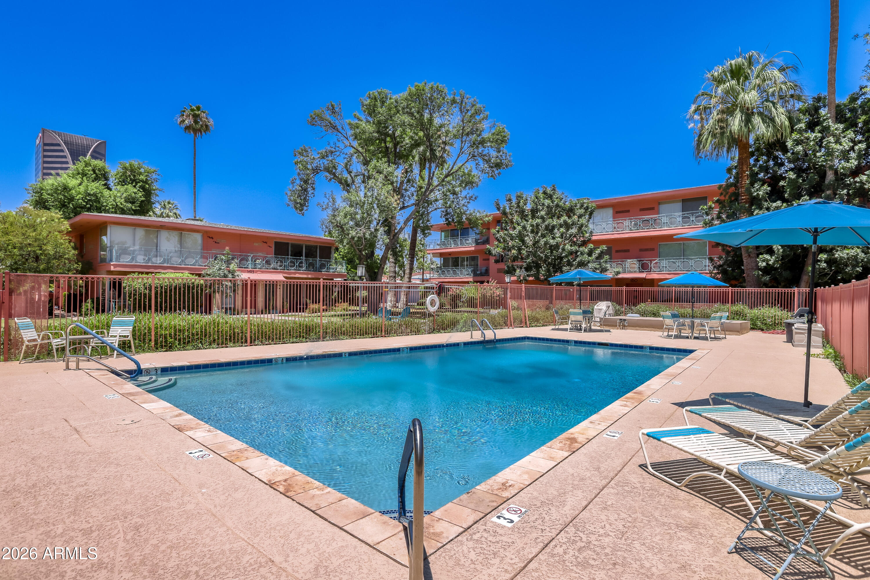 LOS OLIVOS 1-6 9-11 17-19 23 24 26 - Residential