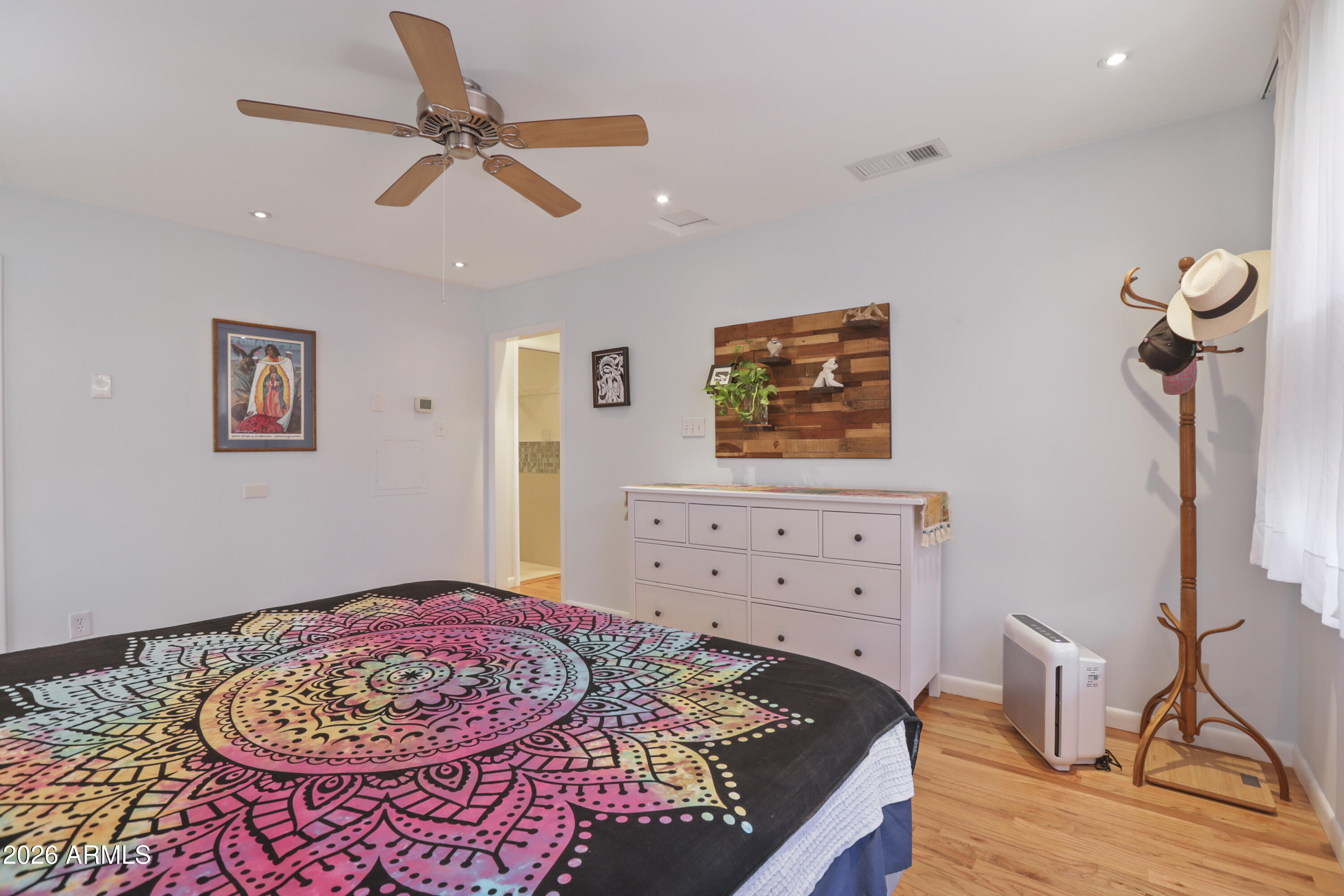 LOS OLIVOS 1-6 9-11 17-19 23 24 26 - Residential