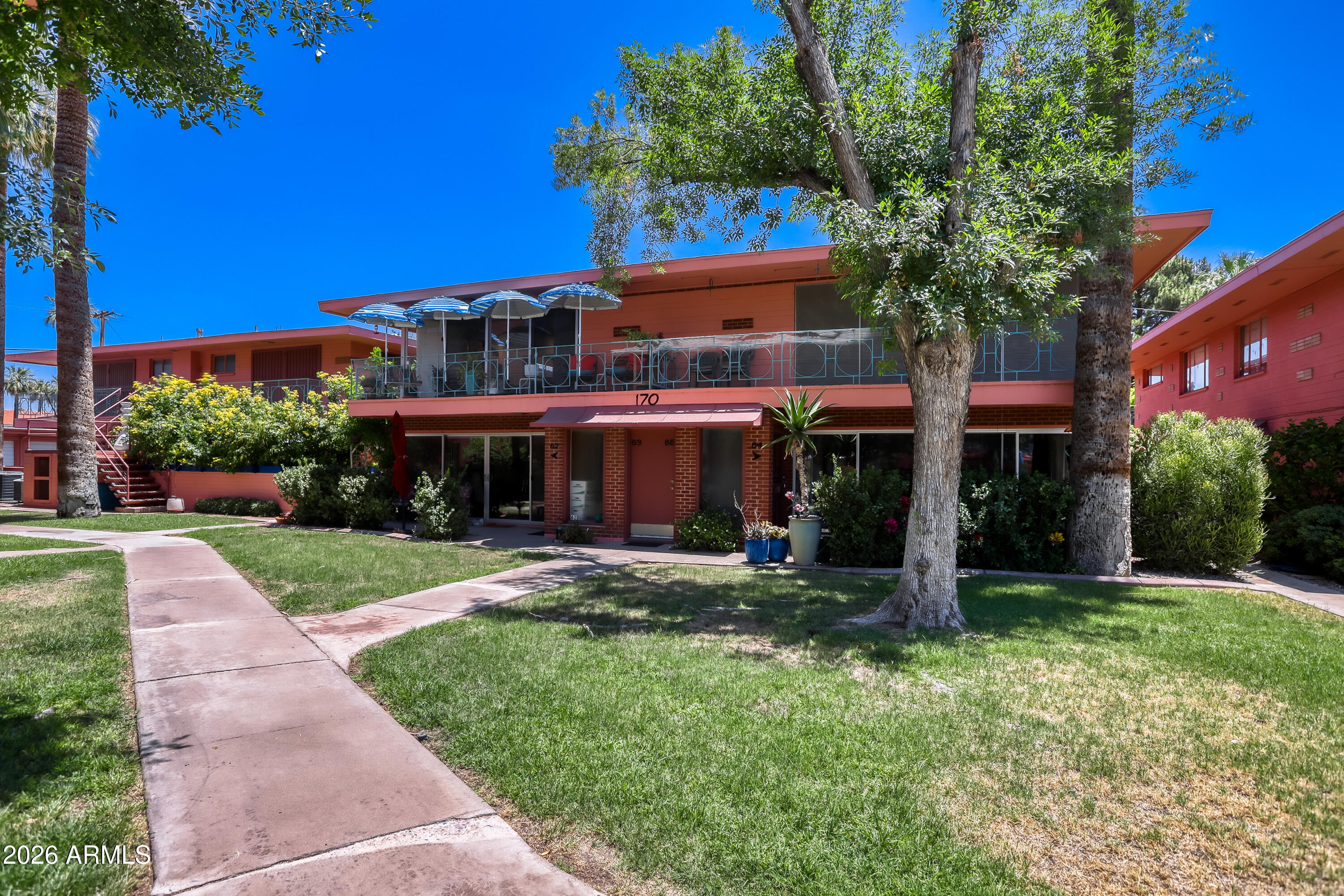 LOS OLIVOS 1-6 9-11 17-19 23 24 26 - Residential