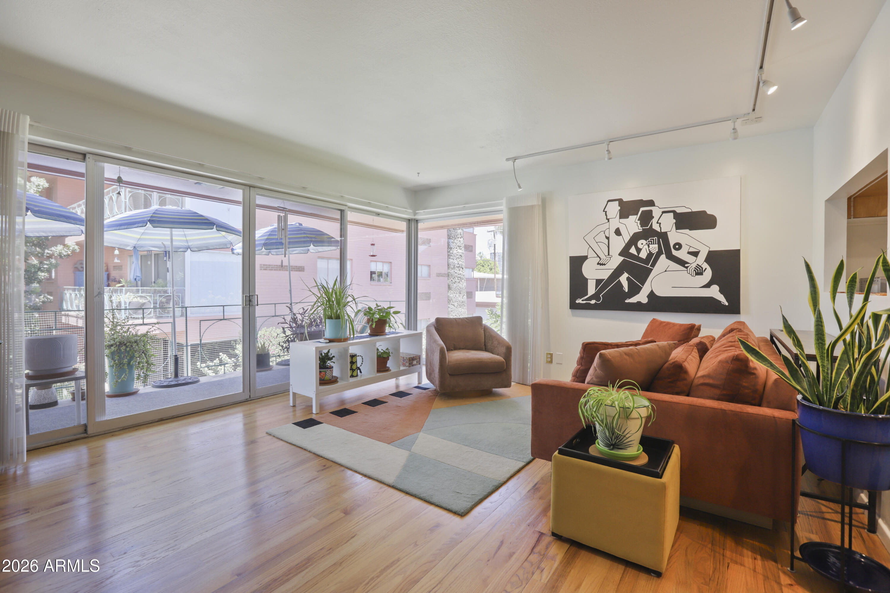LOS OLIVOS 1-6 9-11 17-19 23 24 26 - Residential
