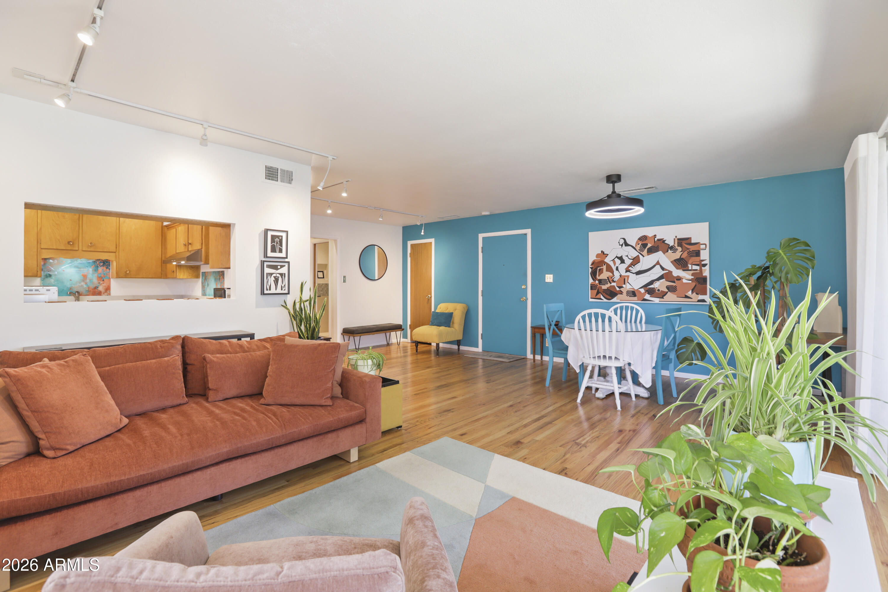 LOS OLIVOS 1-6 9-11 17-19 23 24 26 - Residential