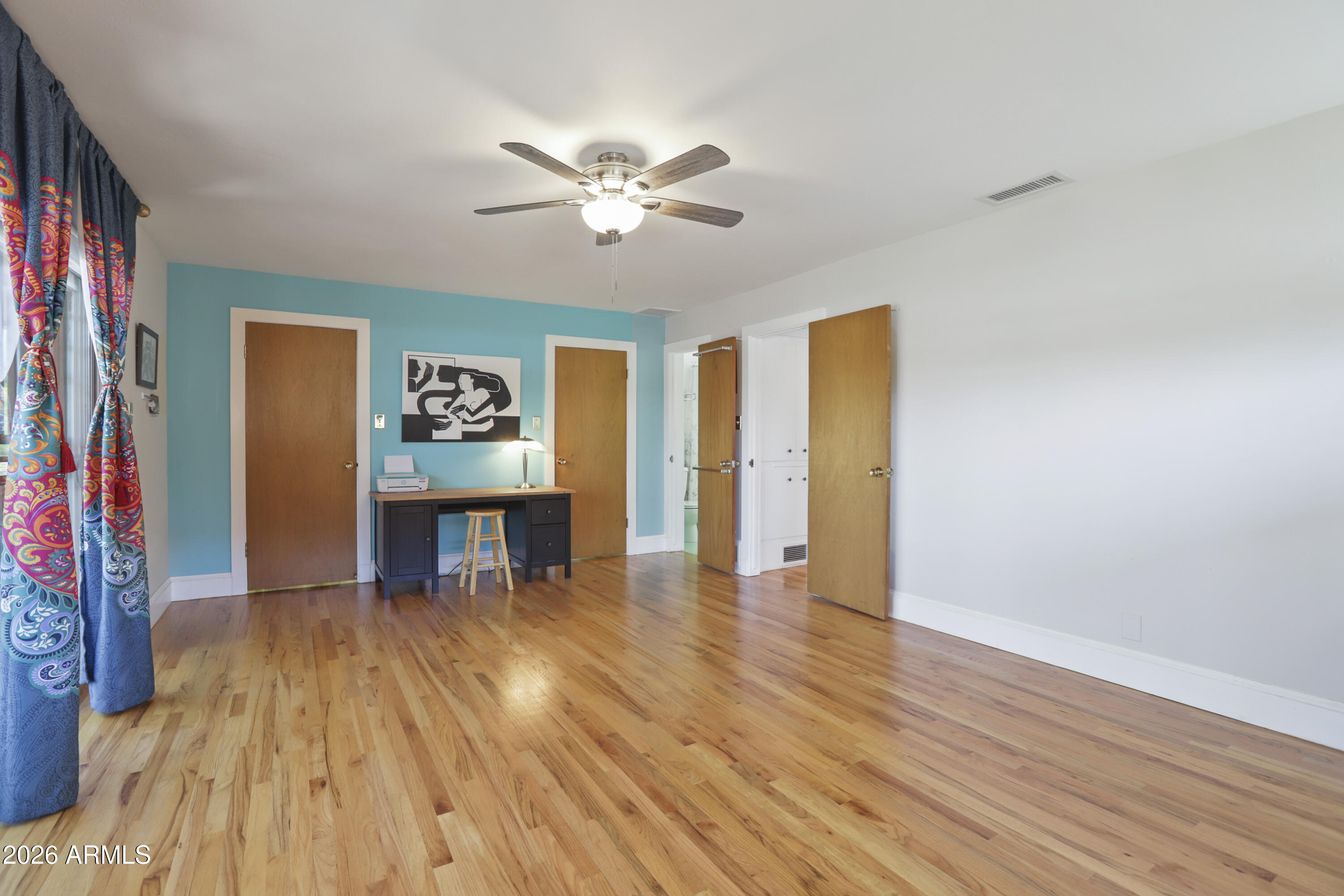 LOS OLIVOS 1-6 9-11 17-19 23 24 26 - Residential