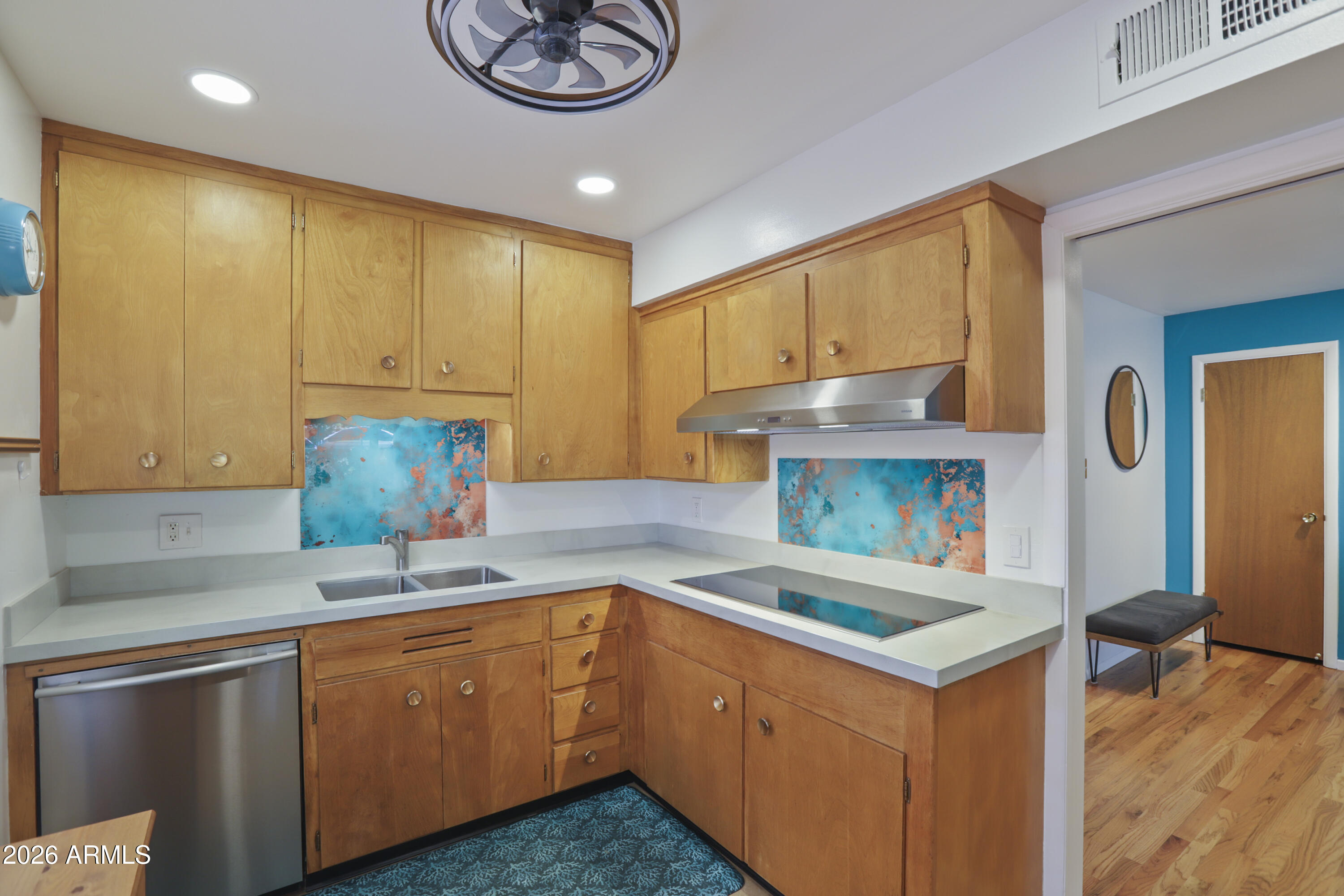 LOS OLIVOS 1-6 9-11 17-19 23 24 26 - Residential