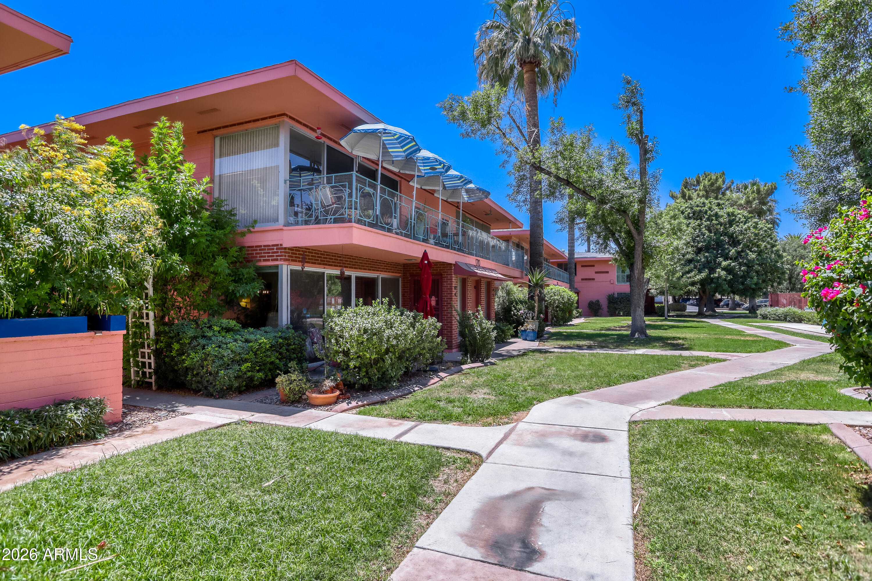 LOS OLIVOS 1-6 9-11 17-19 23 24 26 - Residential