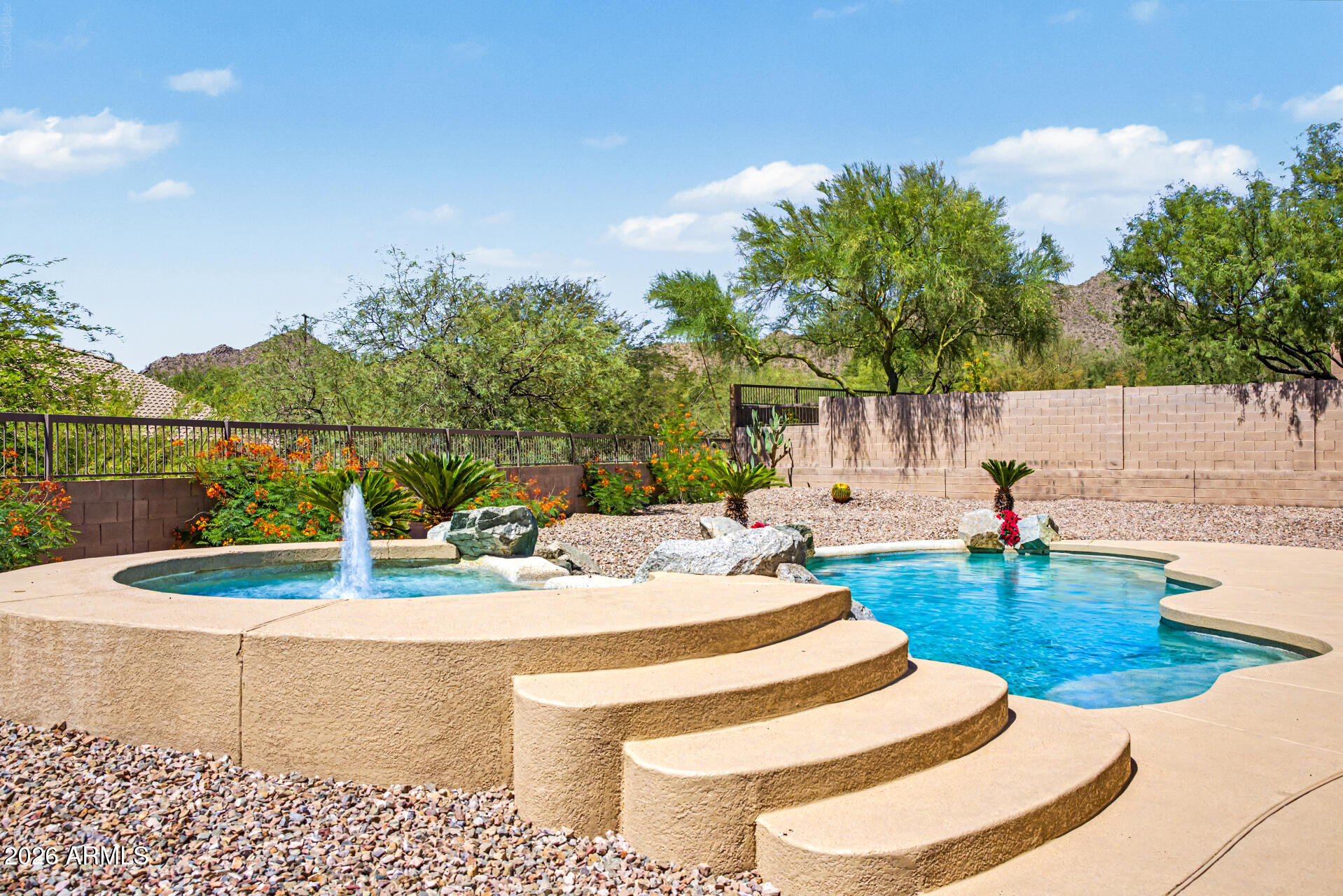 LAS SENDAS - Residential