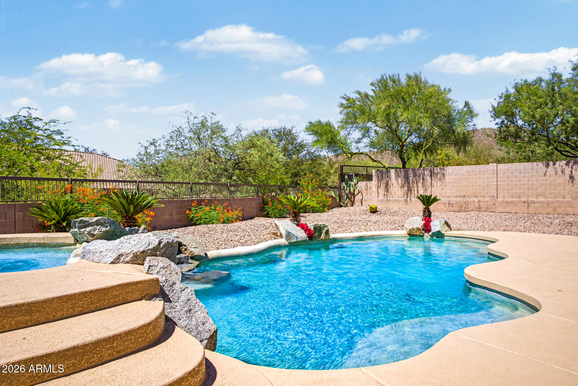 LAS SENDAS - Residential