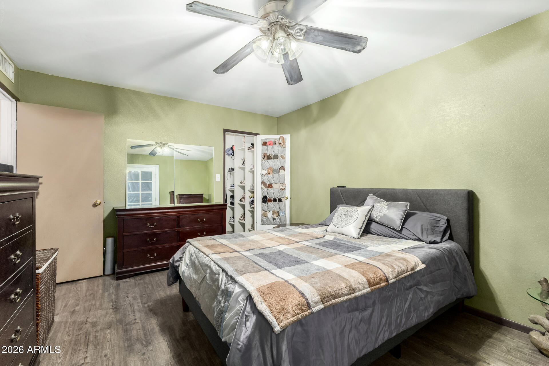 COUNTRY MEADOWS - Residential