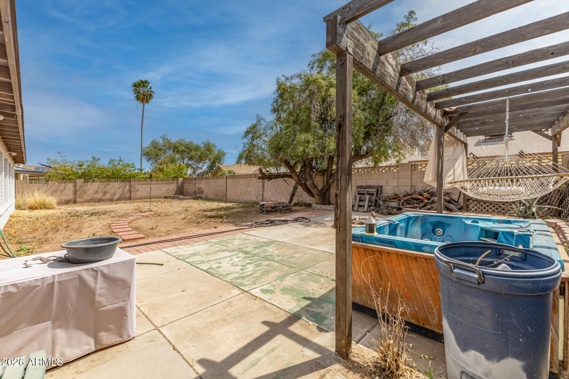 COUNTRY MEADOWS - Residential