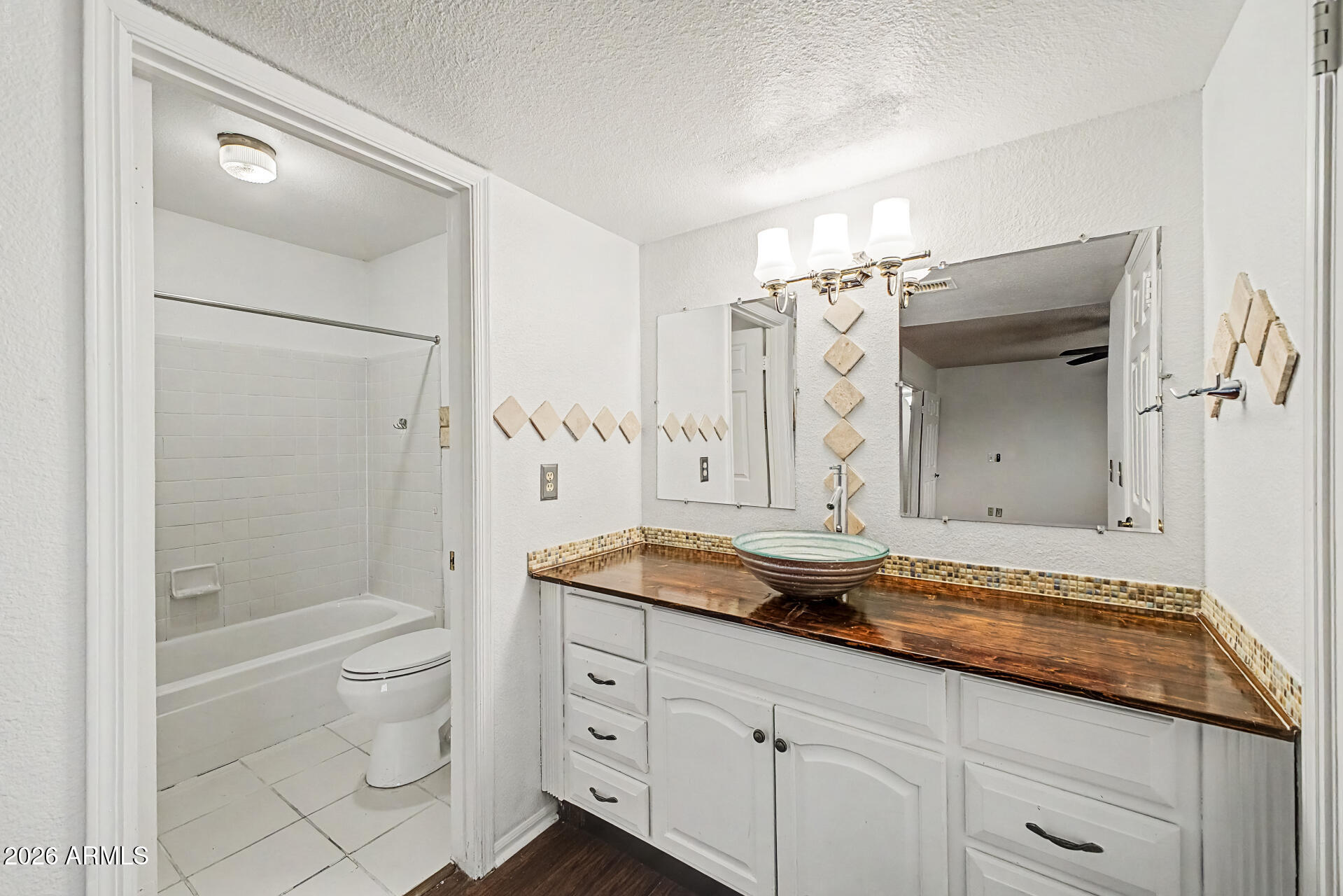 NORTHERN MANOR WEST 2 - Residential