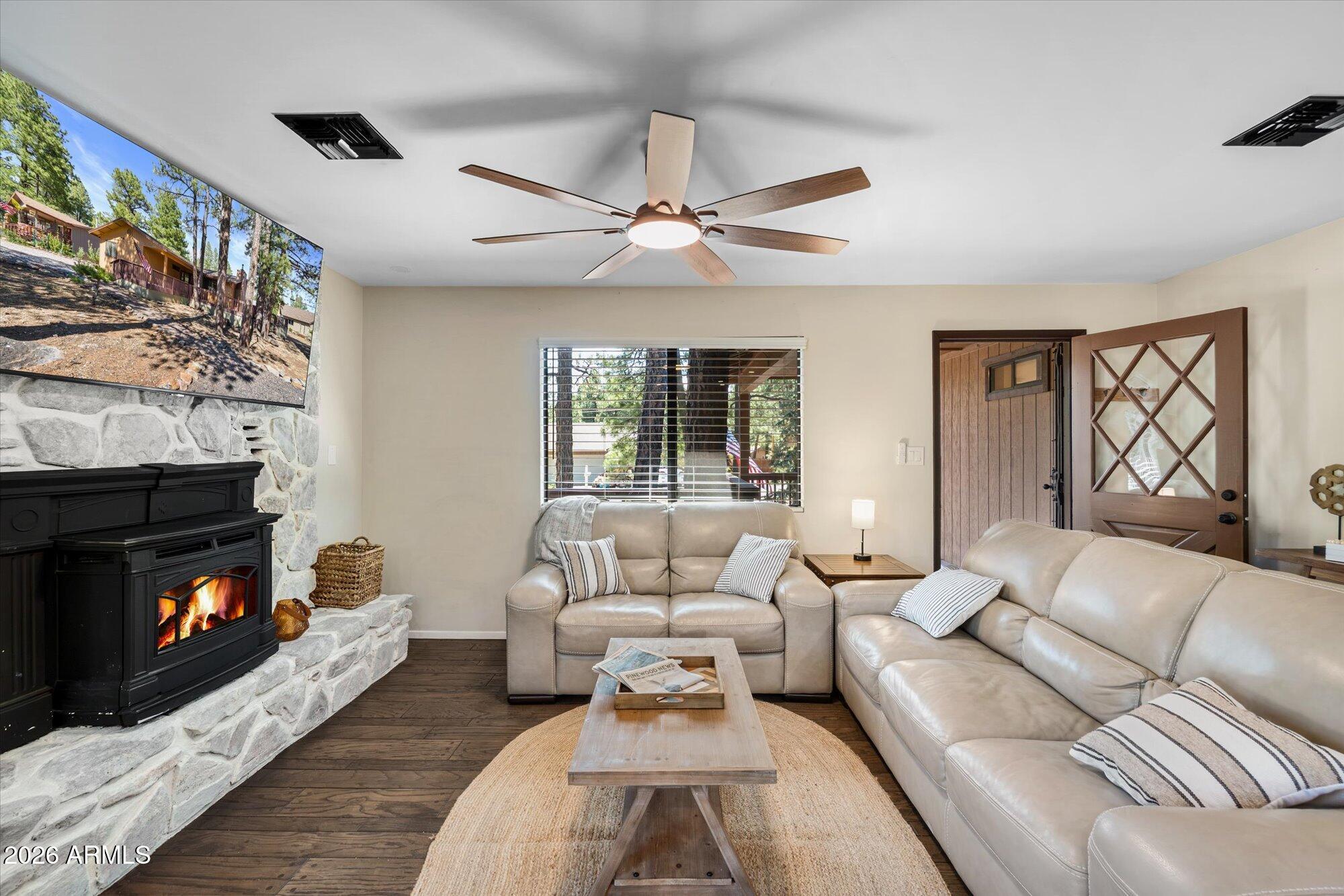 PINEWOOD 3 - Residential