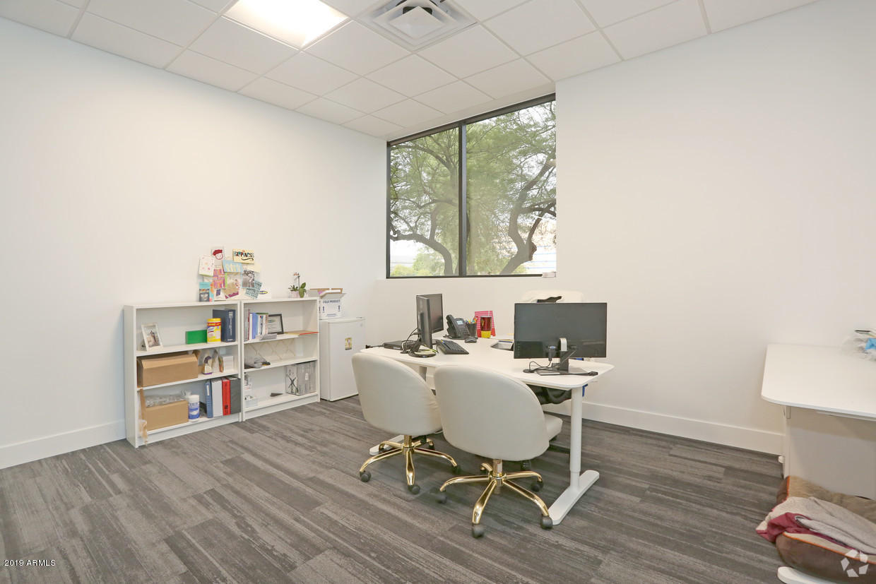 SOUTHPARK BUSINESS CENTER 1 - Commercial Sale