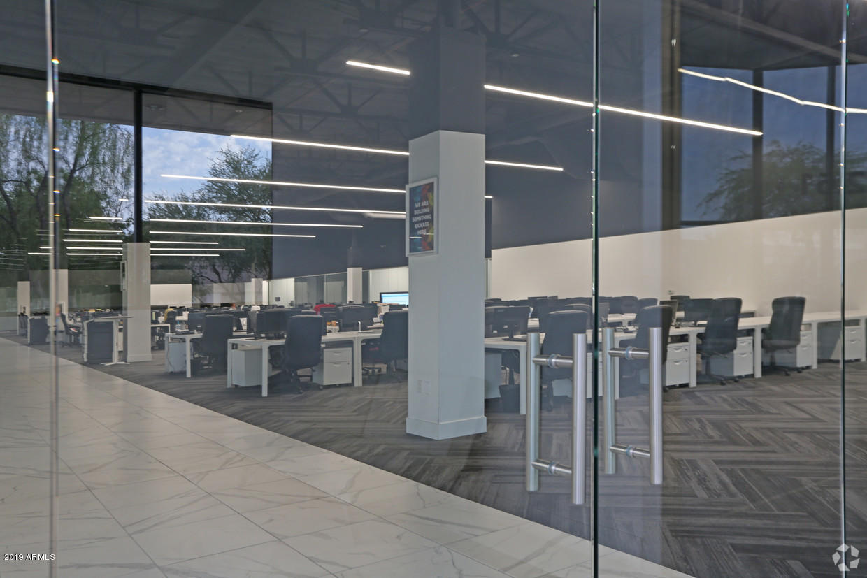 SOUTHPARK BUSINESS CENTER 1 - Commercial Sale