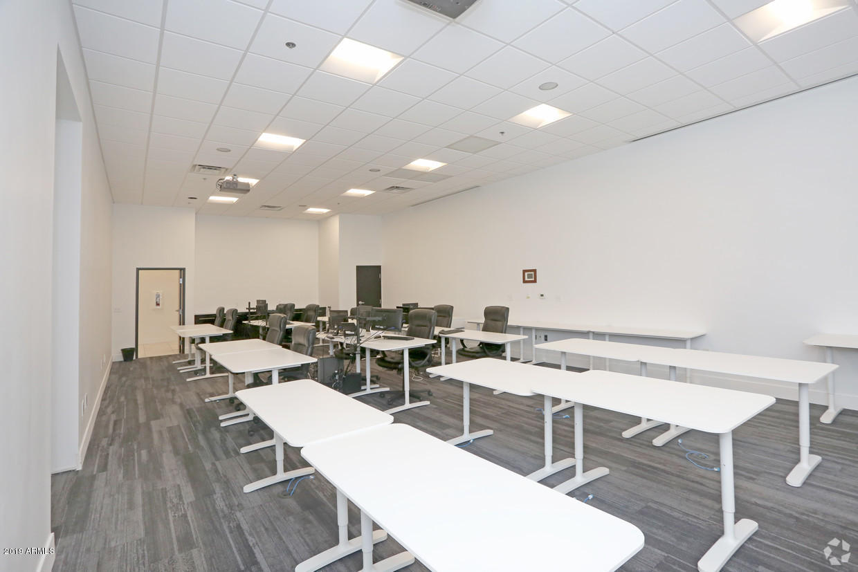 SOUTHPARK BUSINESS CENTER 1 - Commercial Sale