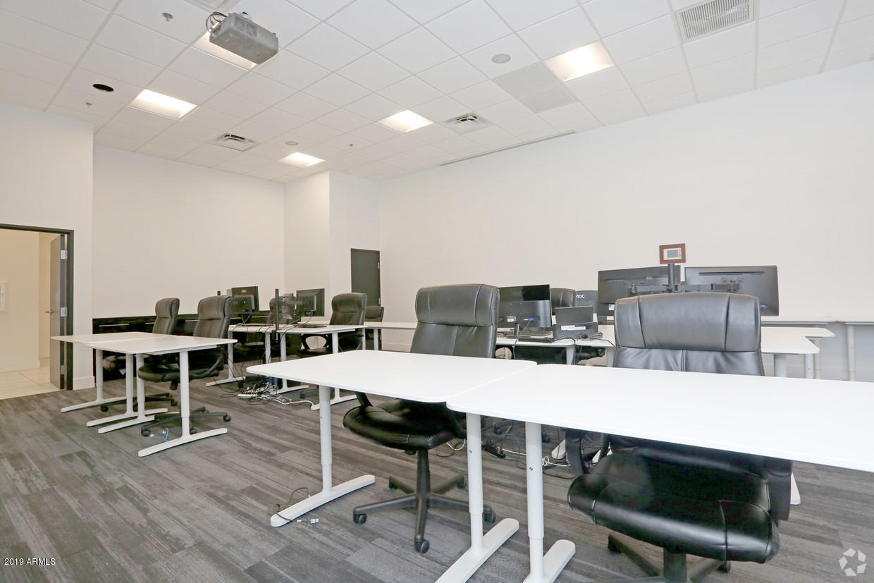 SOUTHPARK BUSINESS CENTER 1 - Commercial Sale