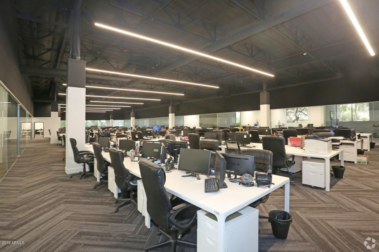 SOUTHPARK BUSINESS CENTER 1 - Commercial Sale