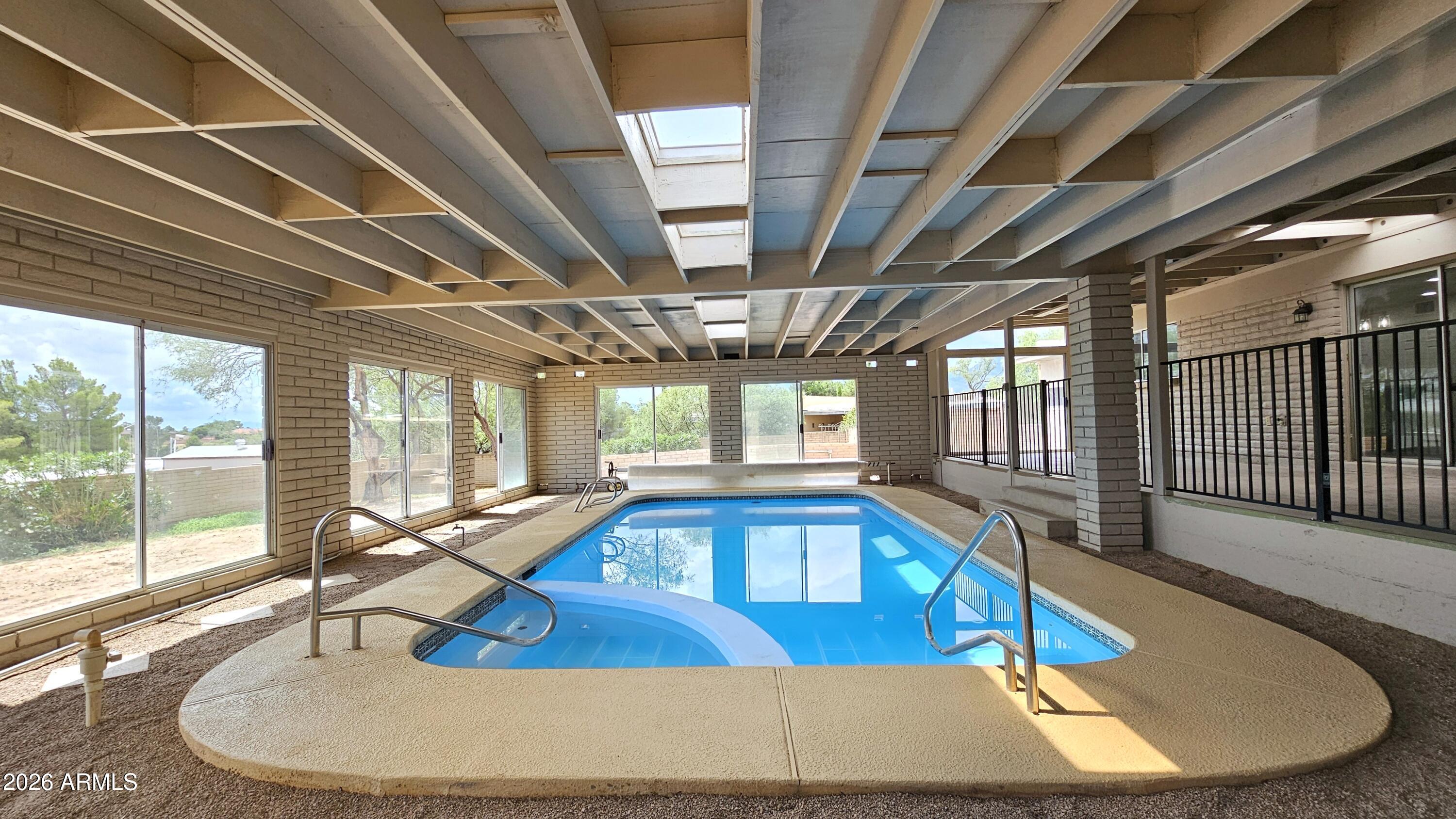 TOWN & COUNTRY ESTATES - Residential