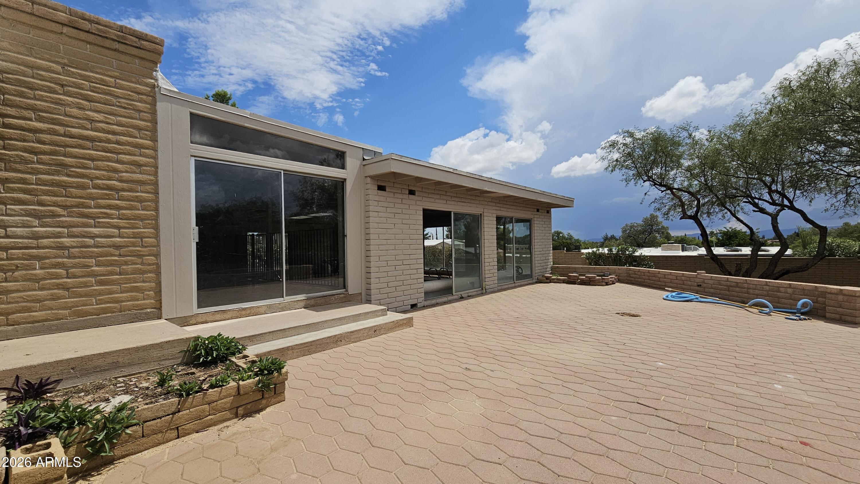TOWN & COUNTRY ESTATES - Residential
