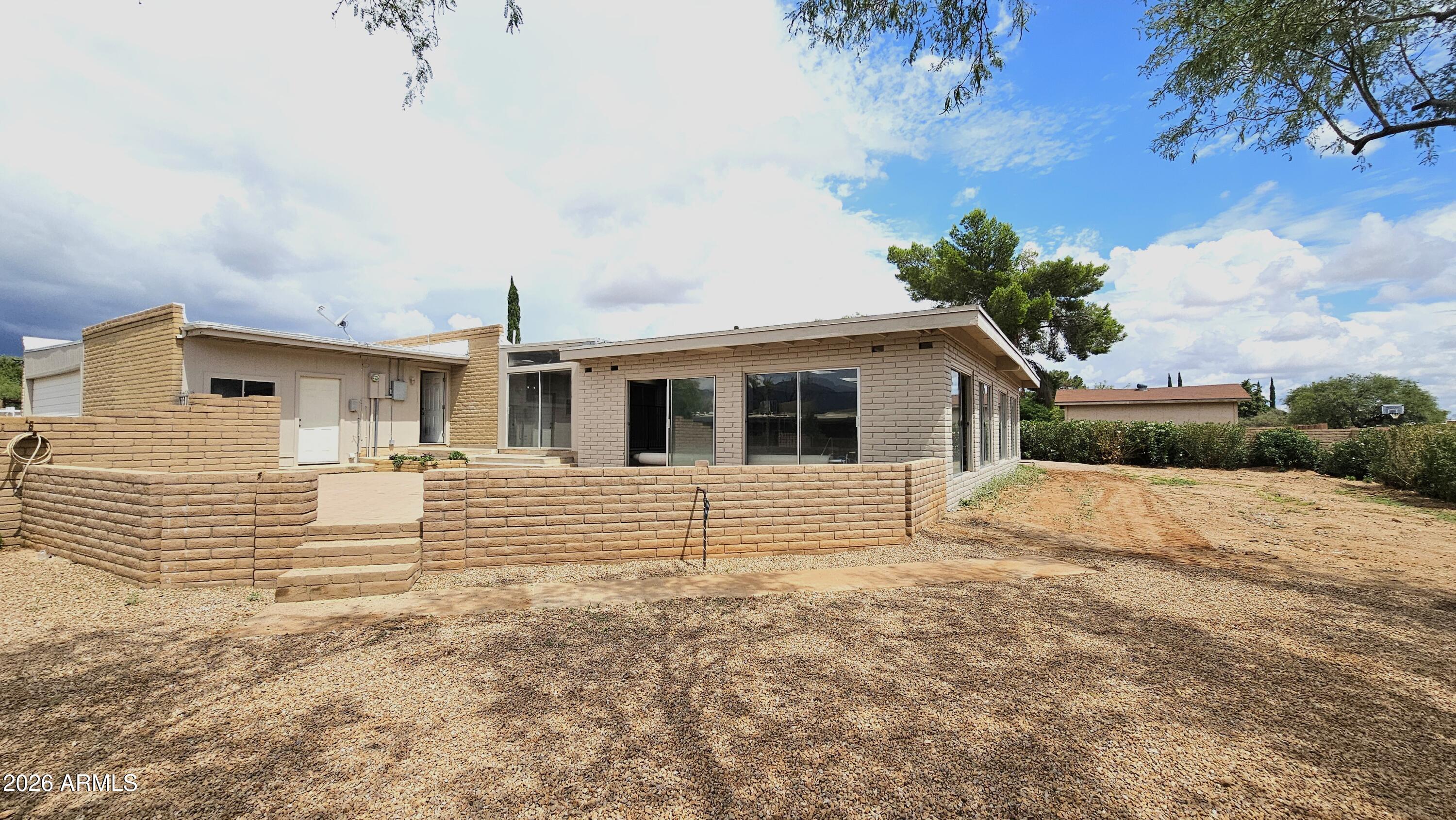 TOWN & COUNTRY ESTATES - Residential