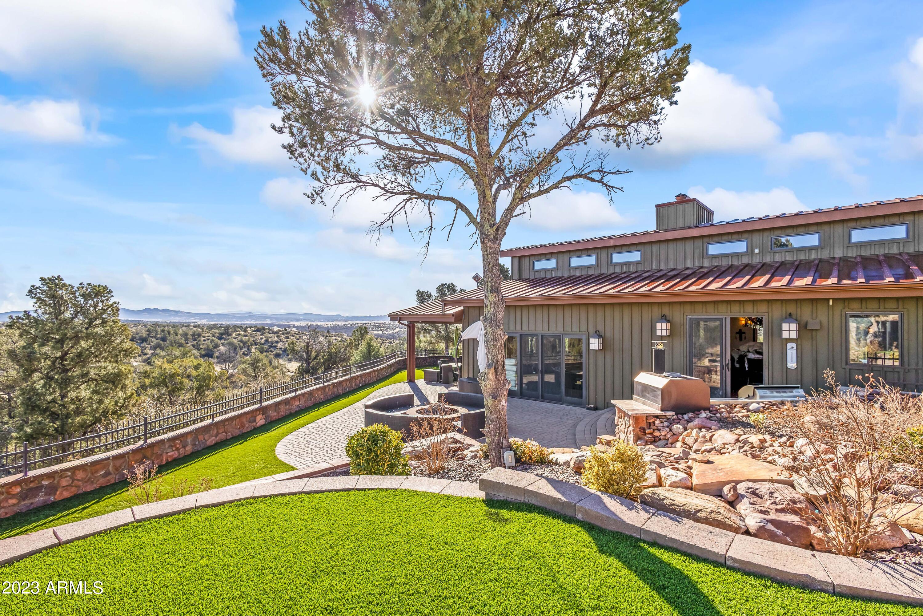 LAS VEGAS RANCH ESTATES - Residential