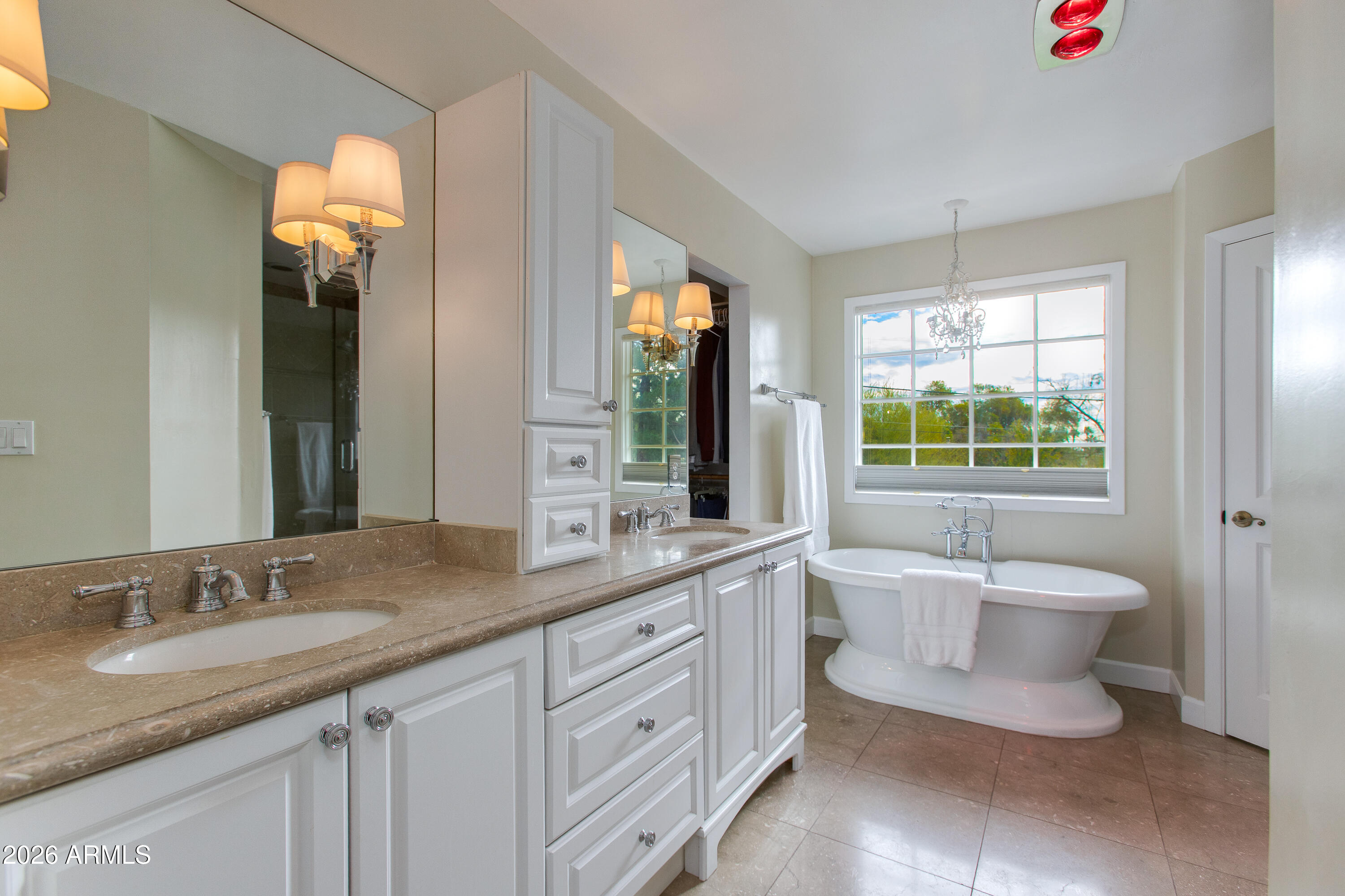 CASA DE CAMELBACK - Residential