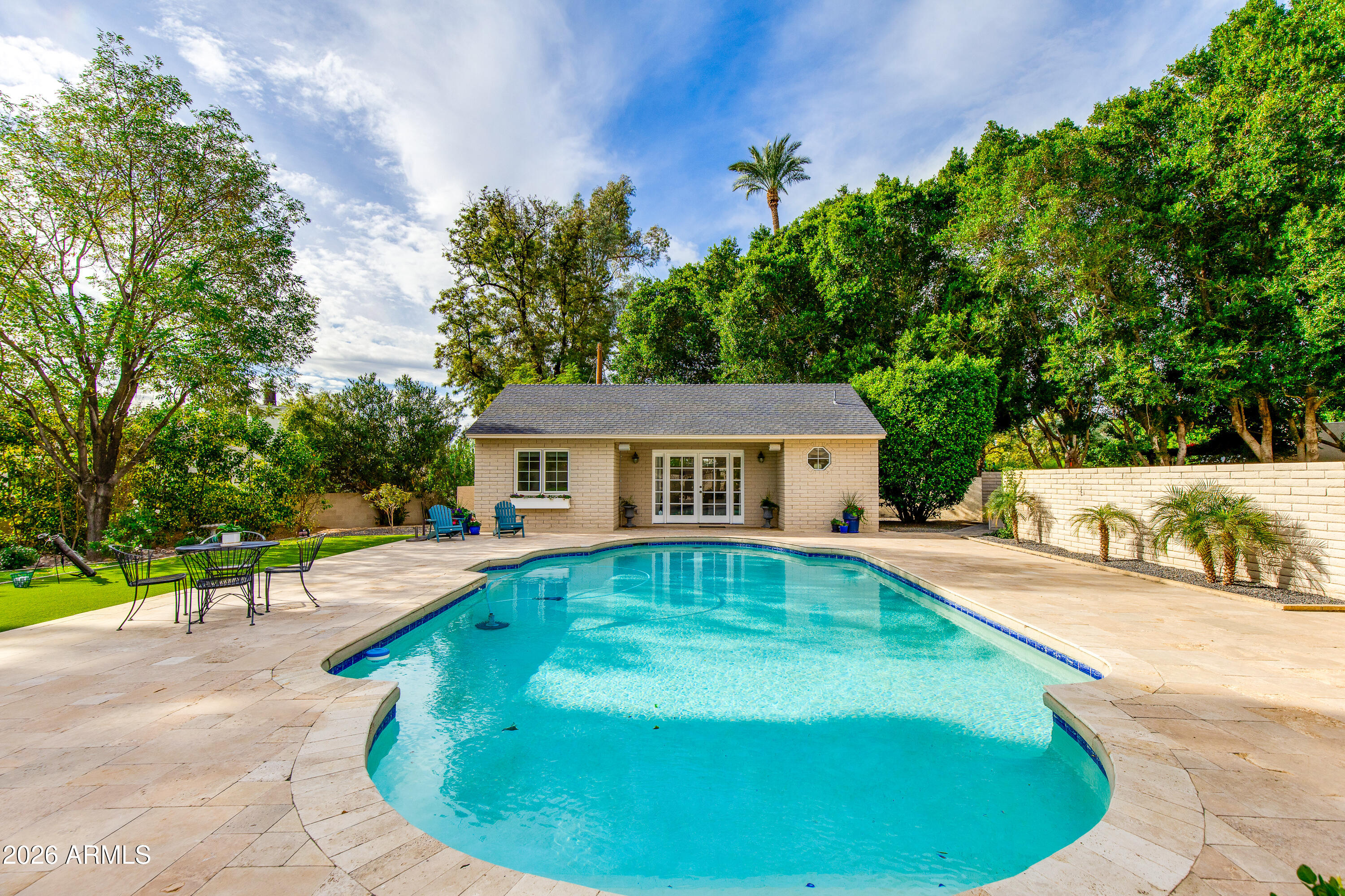 CASA DE CAMELBACK - Residential