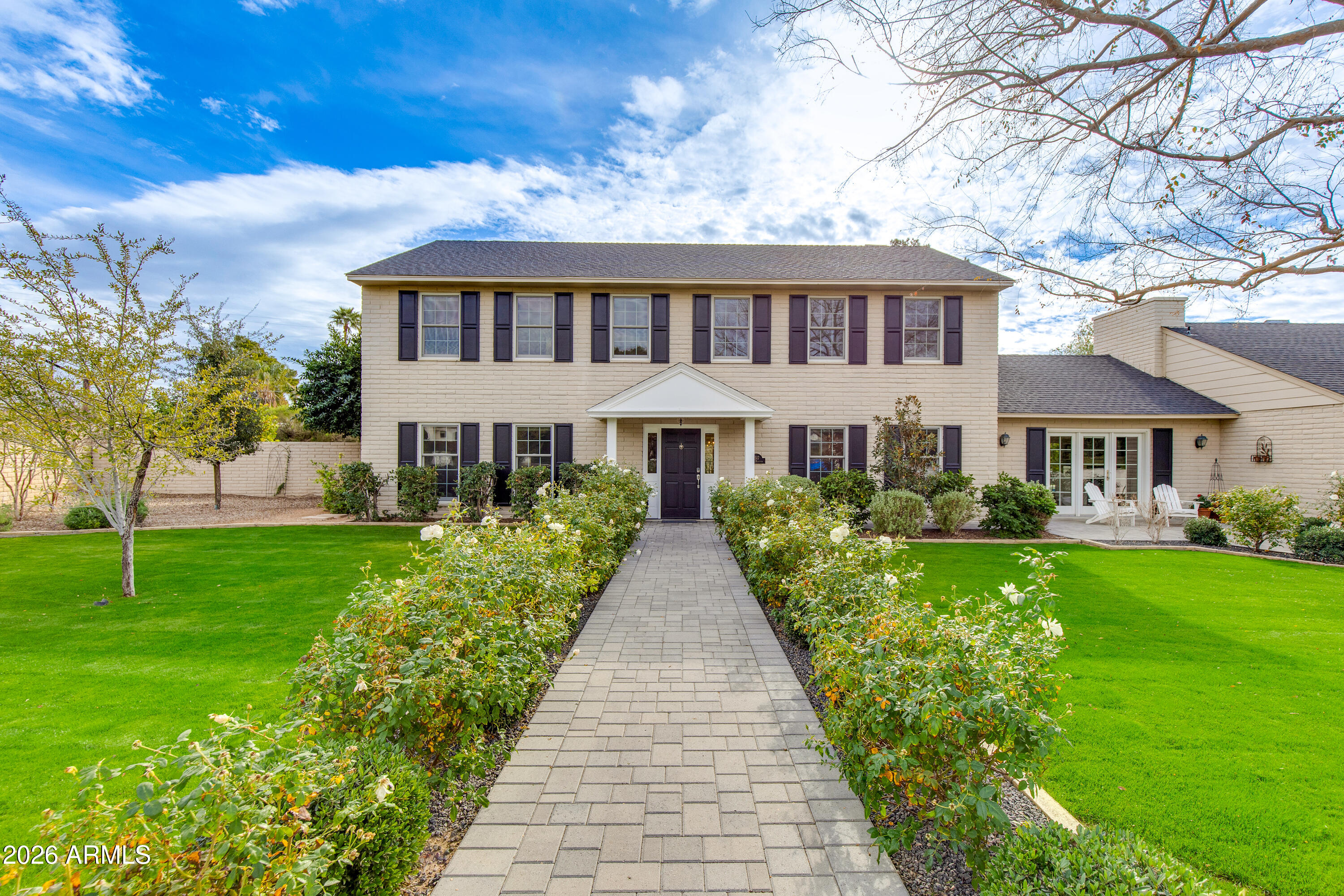 CASA DE CAMELBACK - Residential