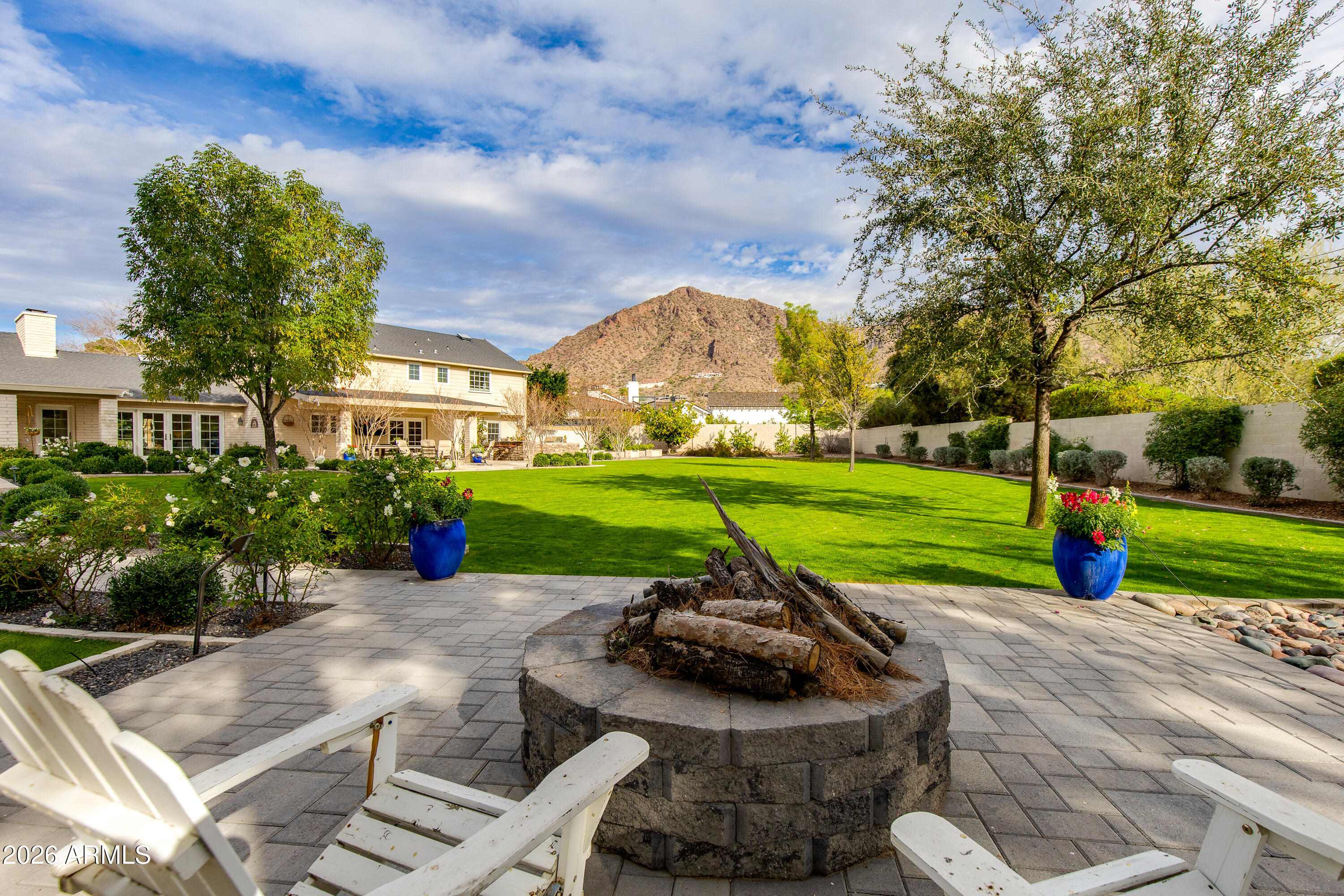 CASA DE CAMELBACK - Residential