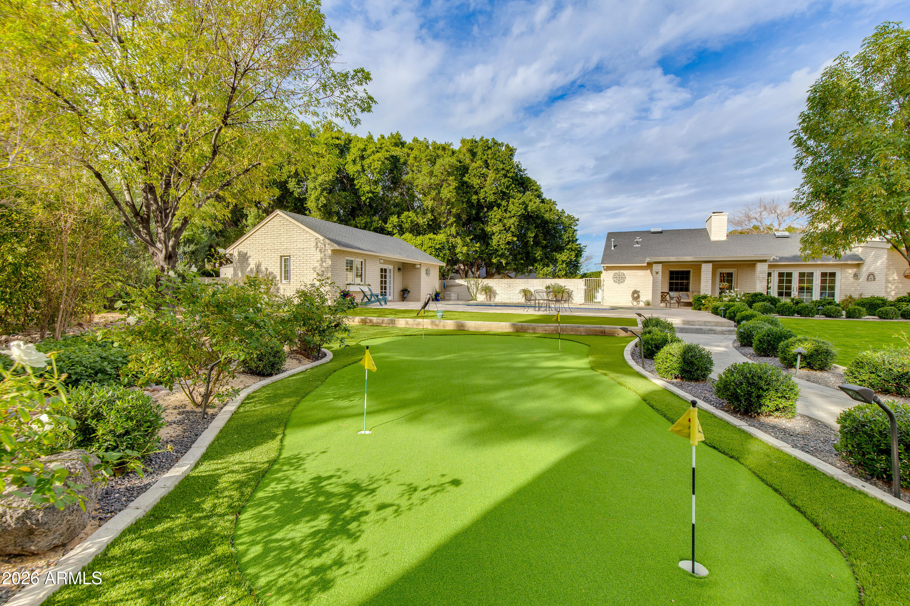 CASA DE CAMELBACK - Residential