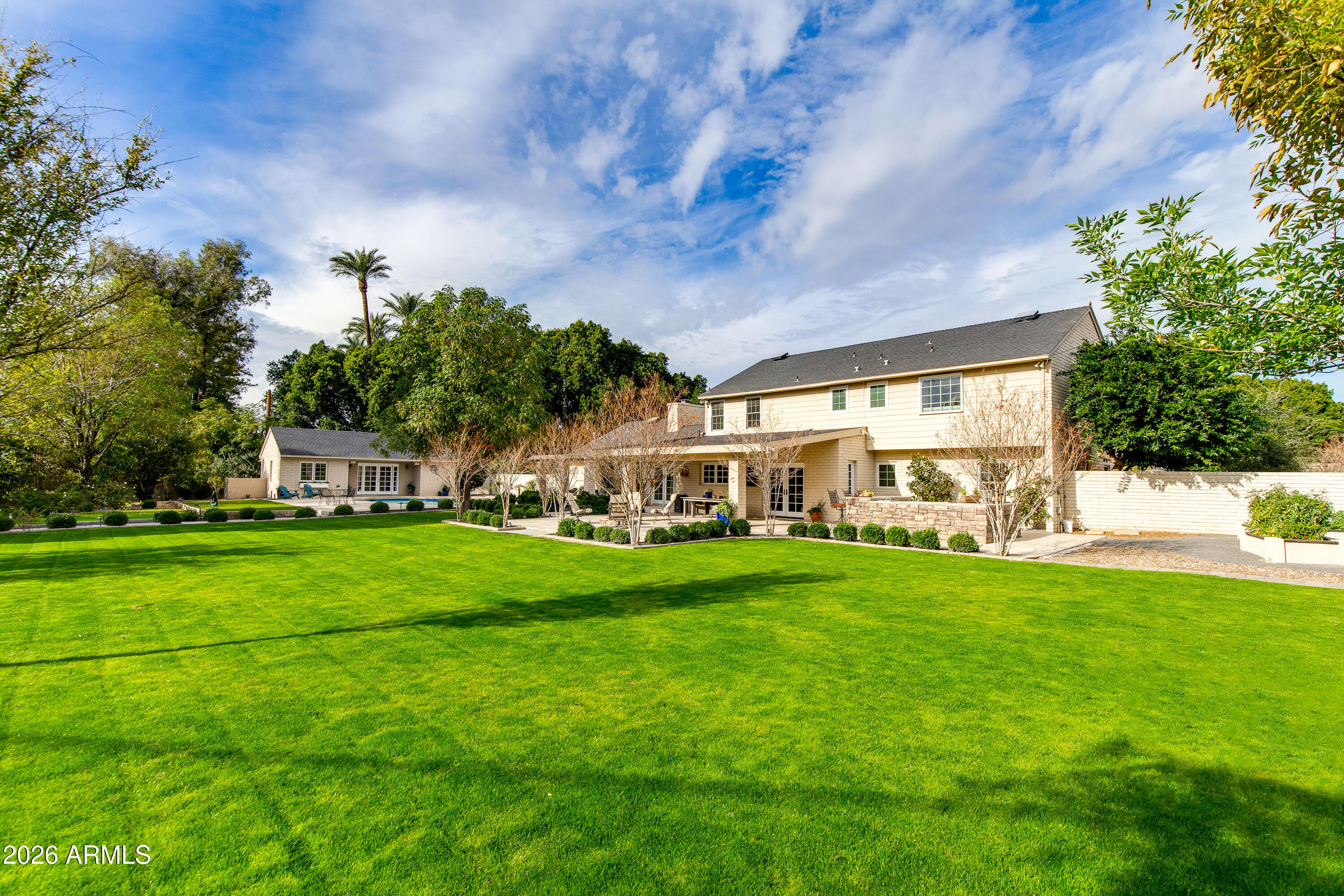 CASA DE CAMELBACK - Residential