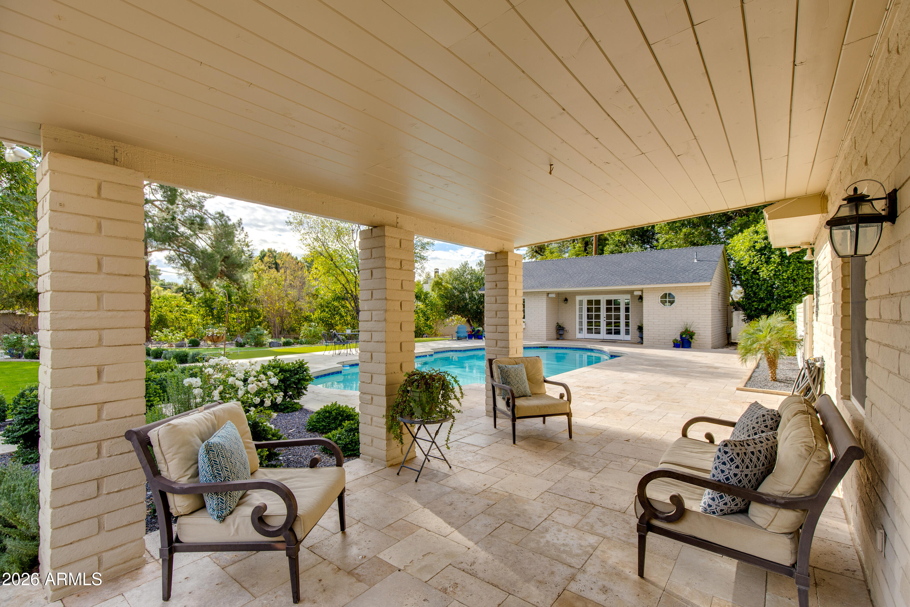 CASA DE CAMELBACK - Residential