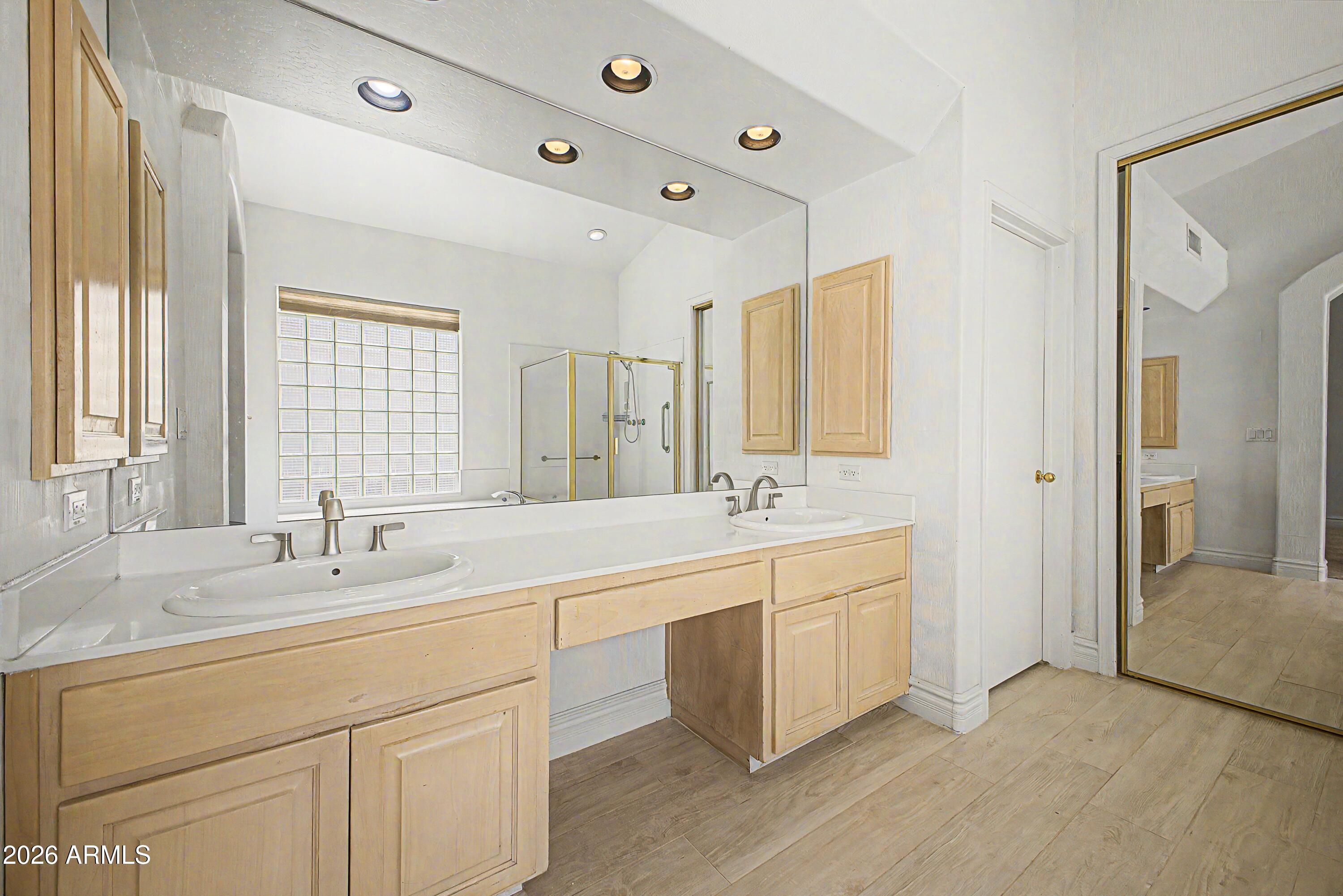 STONEGATE - Residential