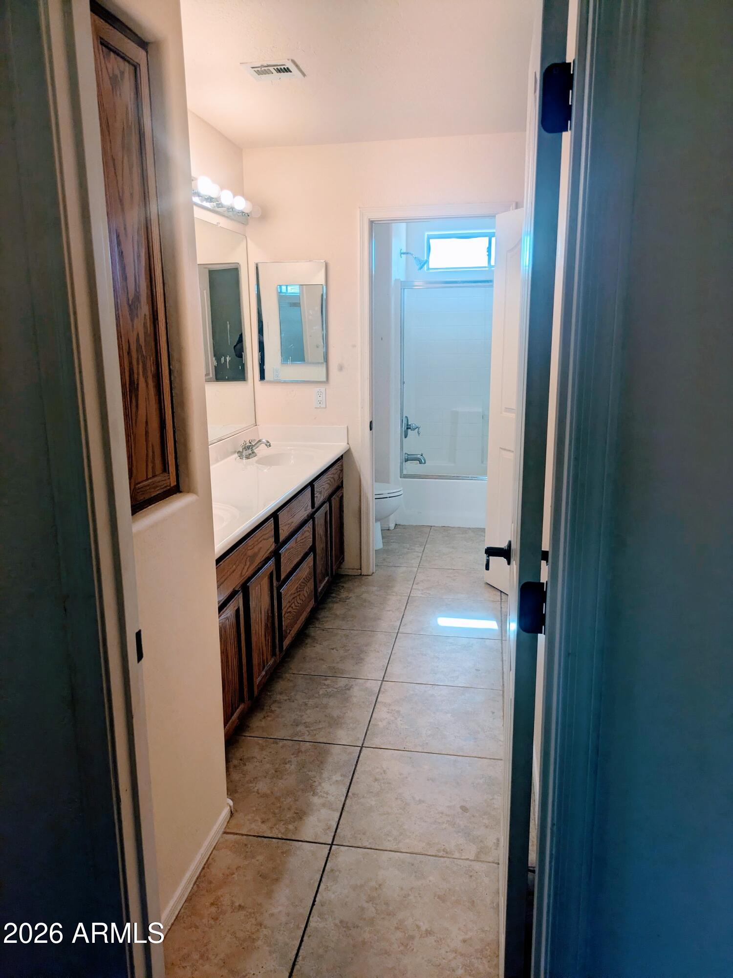 MOUNTAIN GATE PHASE 3 4 - Residential Lease